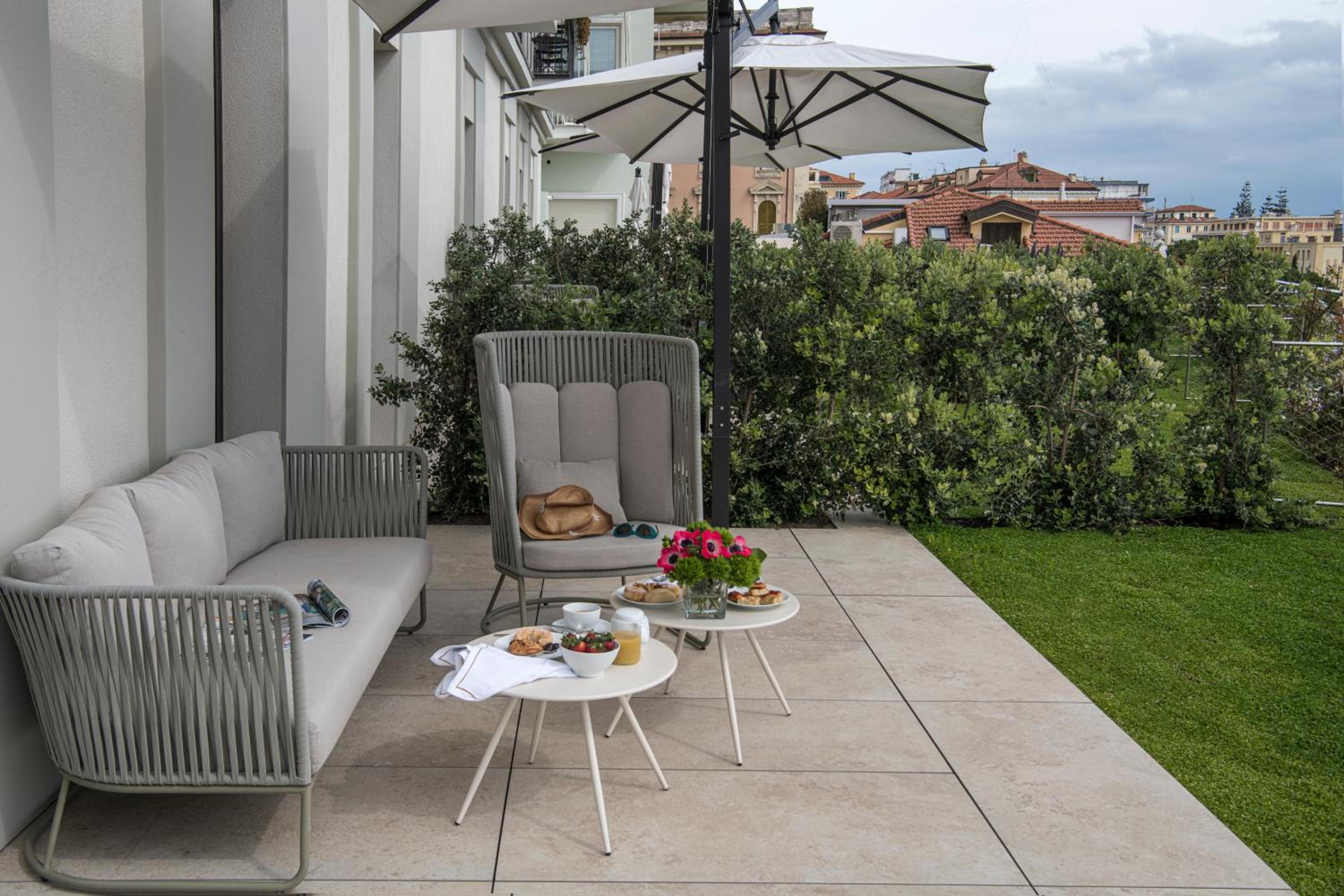 Suite with Garden View - Photo 2