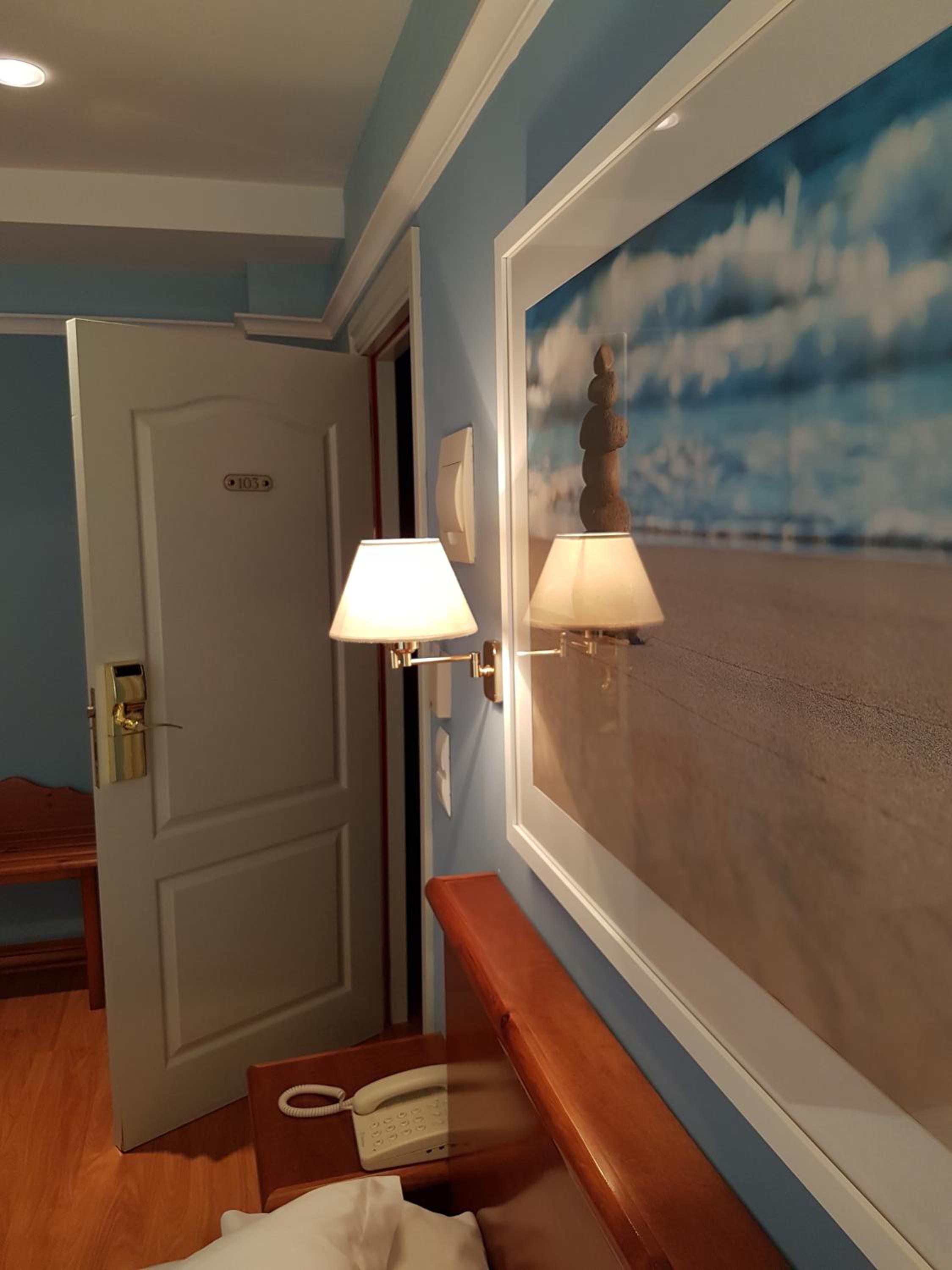Standard Double or Twin Room - Photo 1