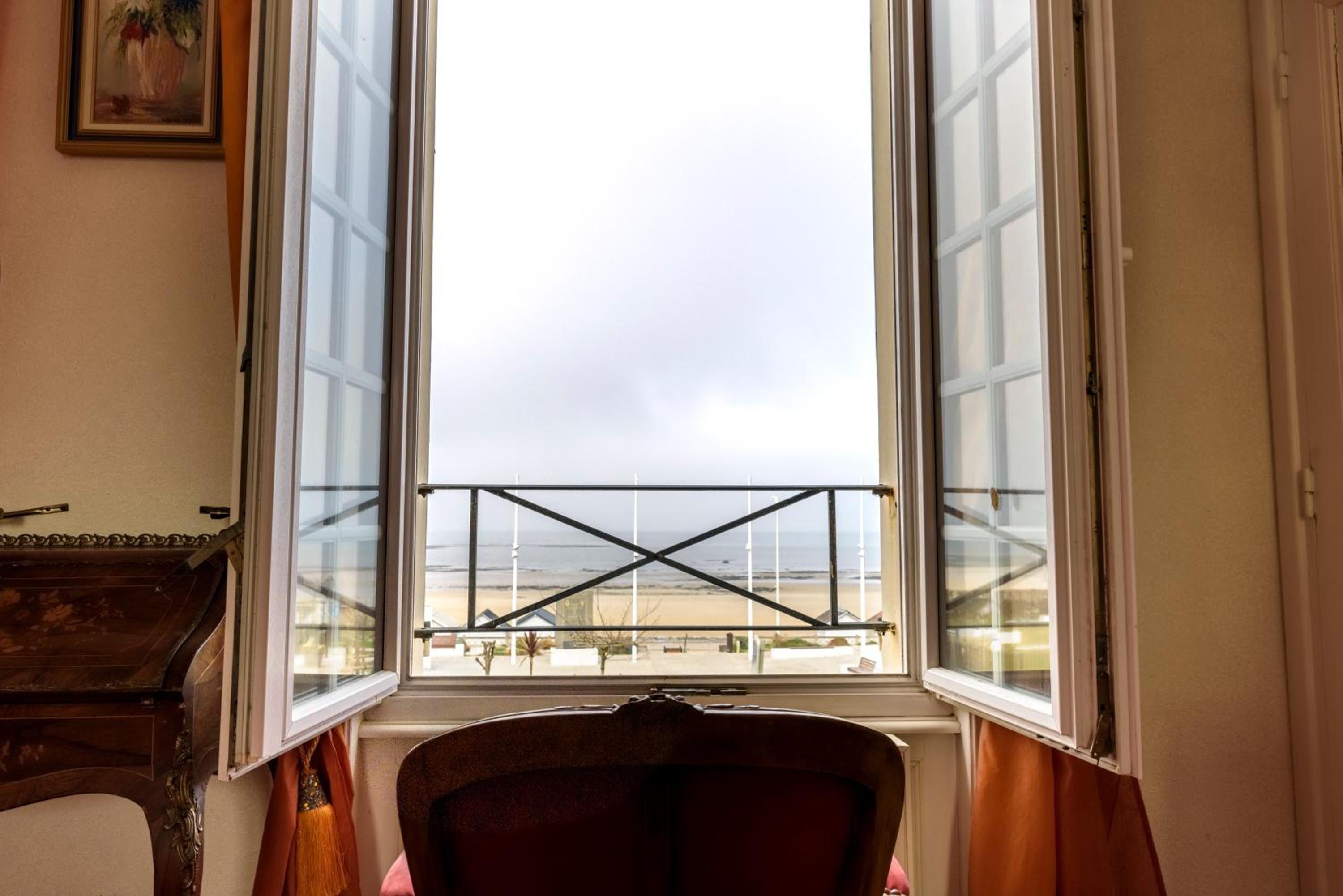 Studio with Sea View