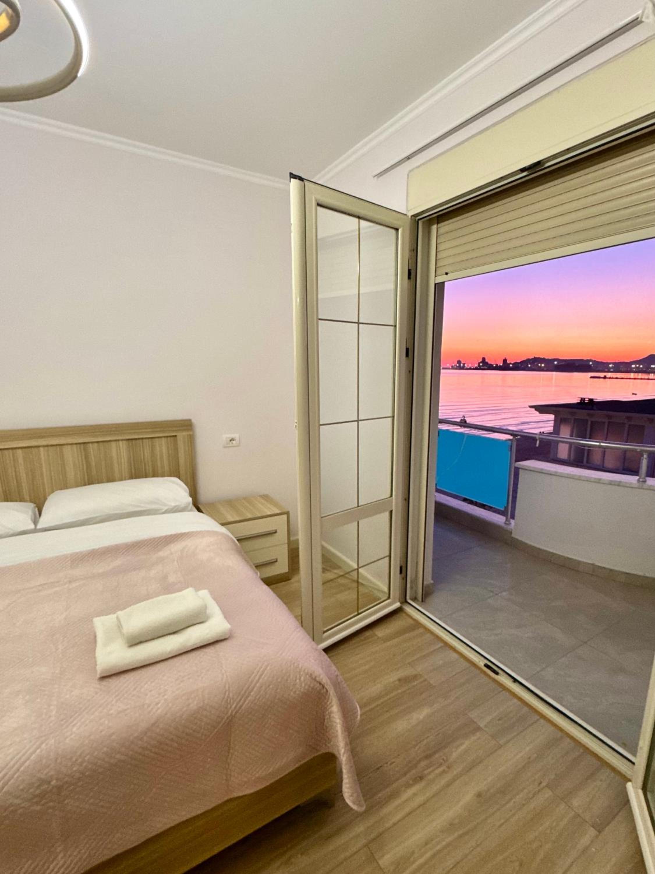 One-Bedroom Apartment with Sea View and Balcony