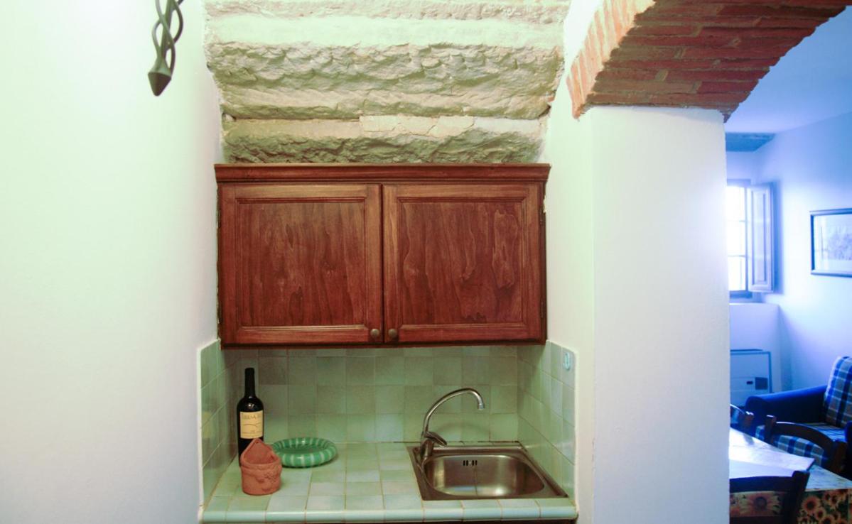 Studio Apartment - Photo 1