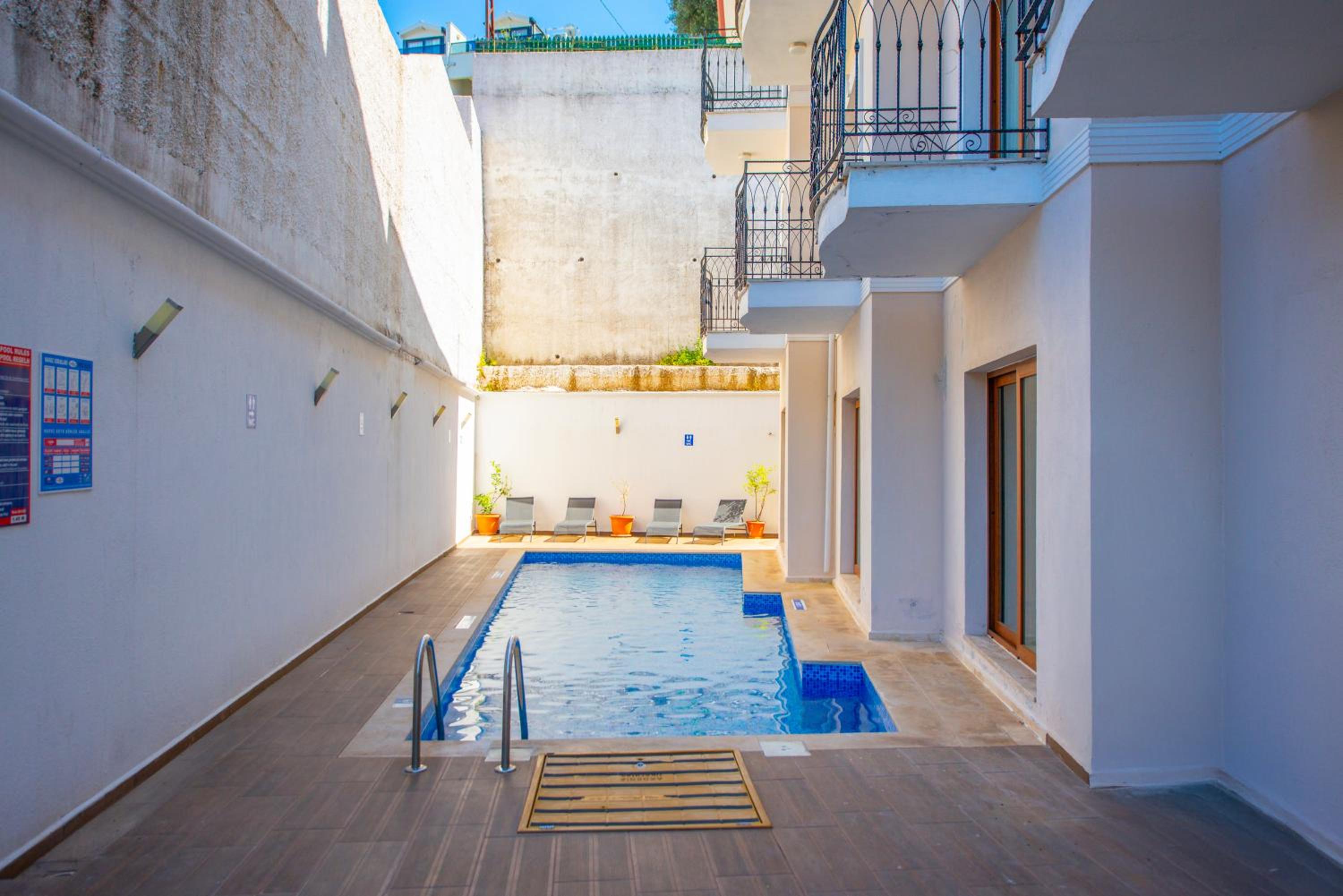 Double or Twin Room with Pool View - Photo 6