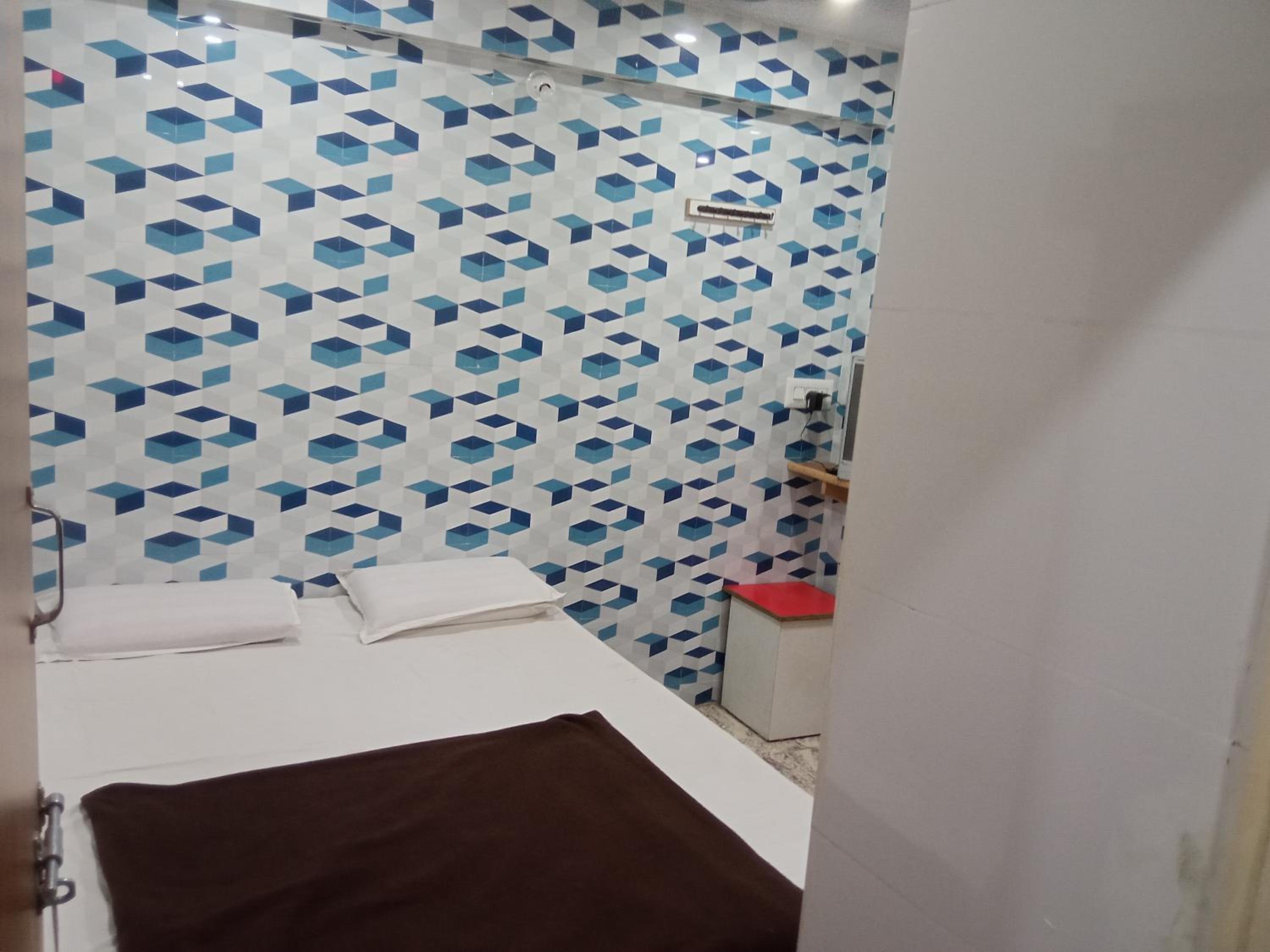 Budget Double or Twin Room photo 3