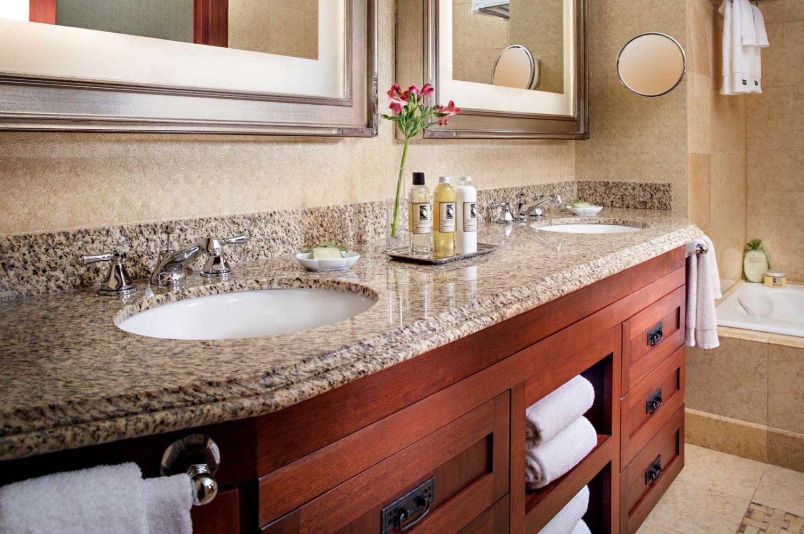 Robinson Room - Photo 1