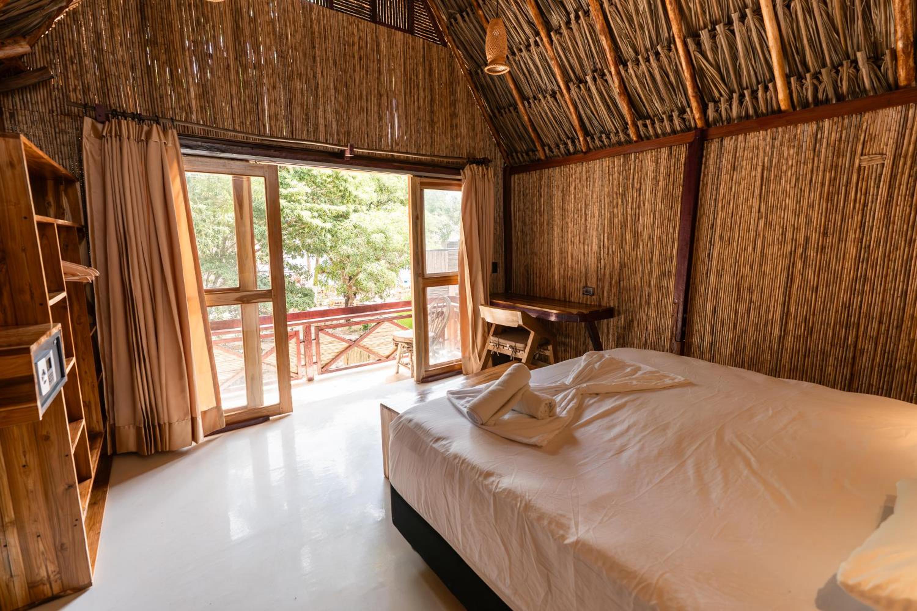 Deluxe Double or Twin Room with Sea View