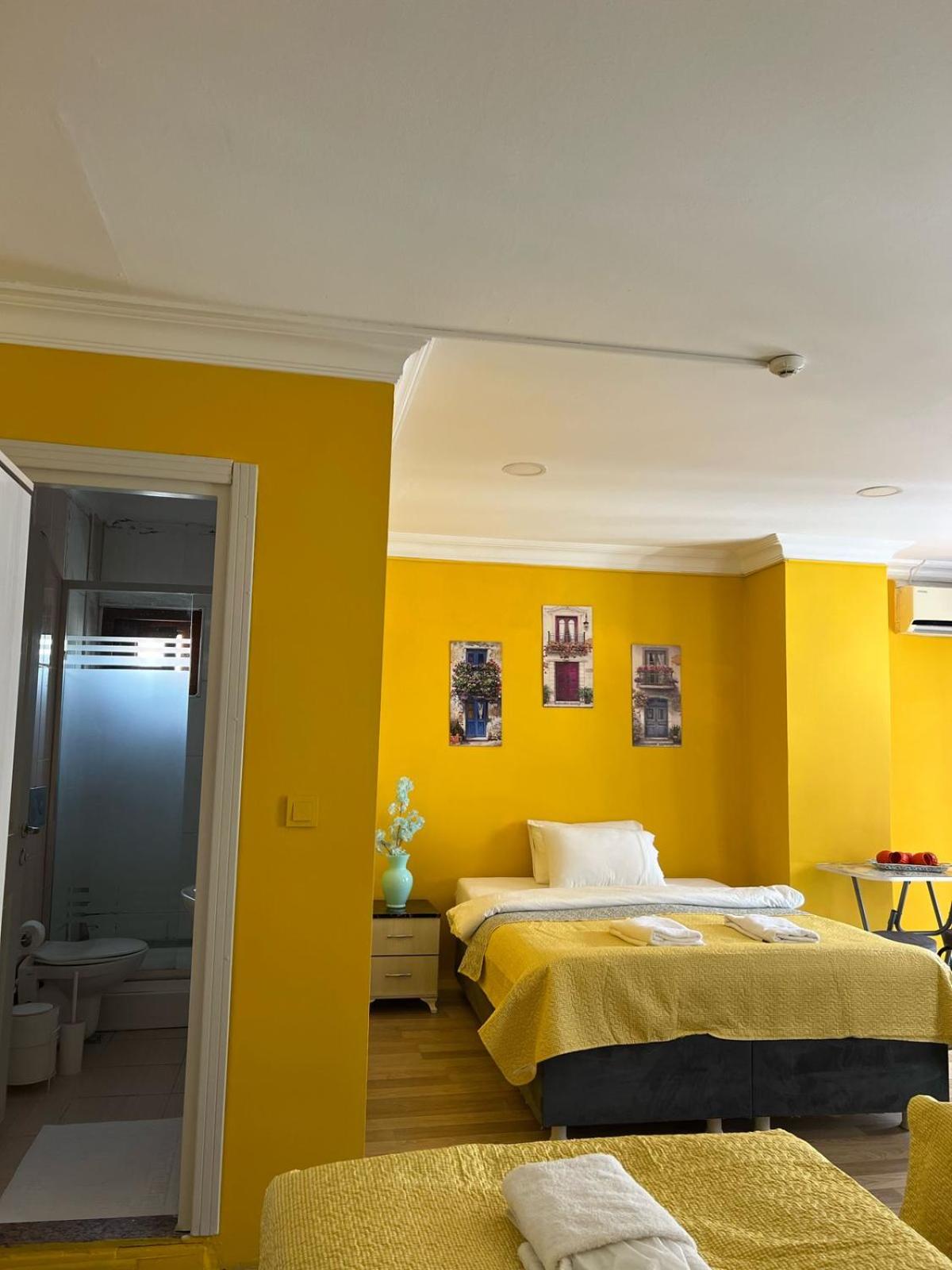 Deluxe Family Room photo 3