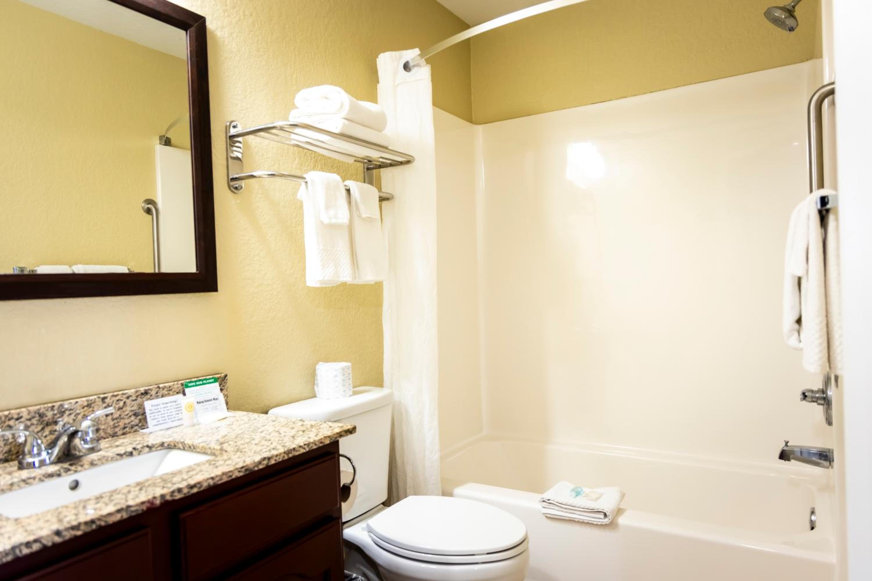 Efficiency King Suite - Non-Smoking - Photo 2