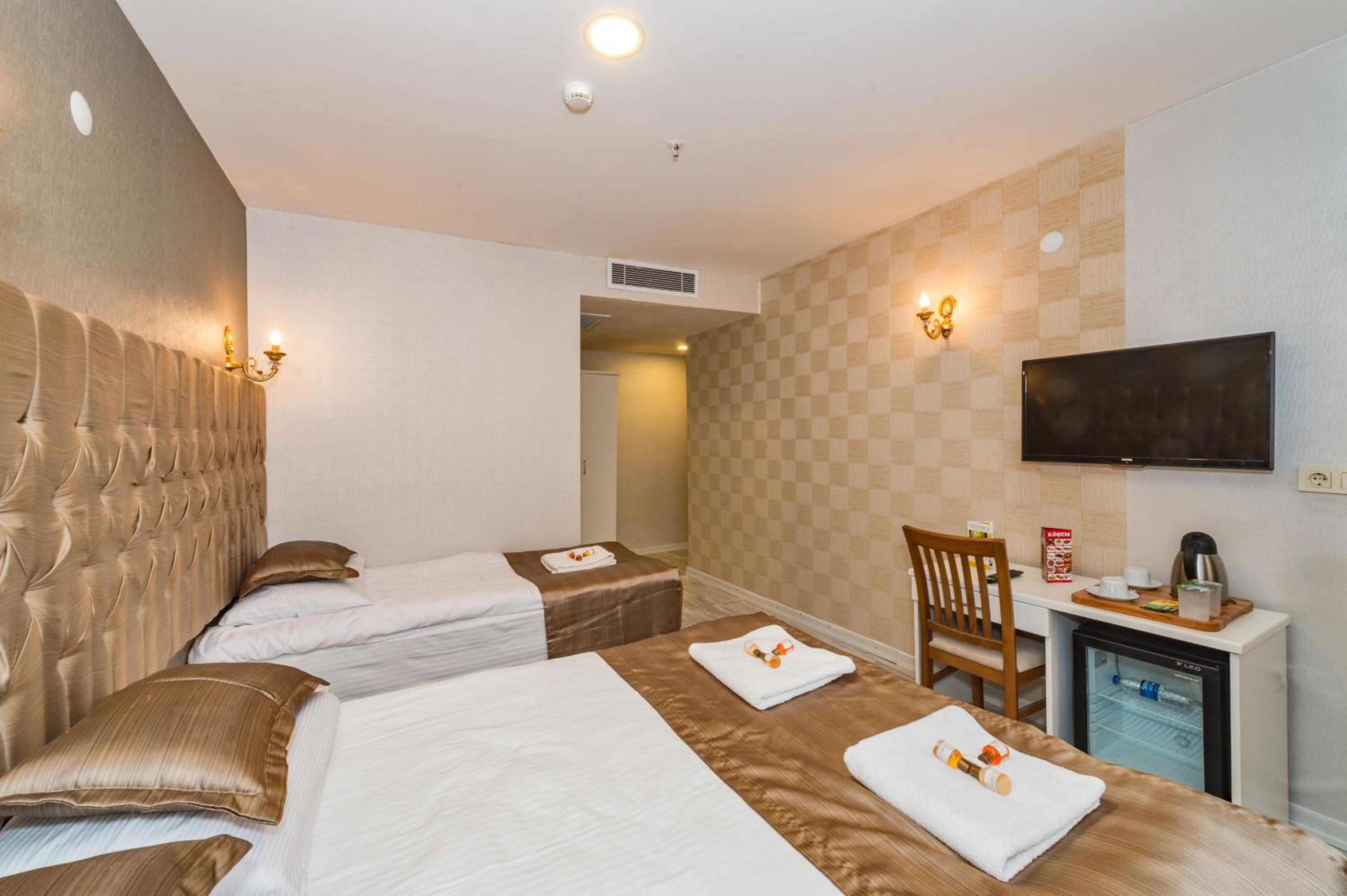 Standard Triple Room photo 2