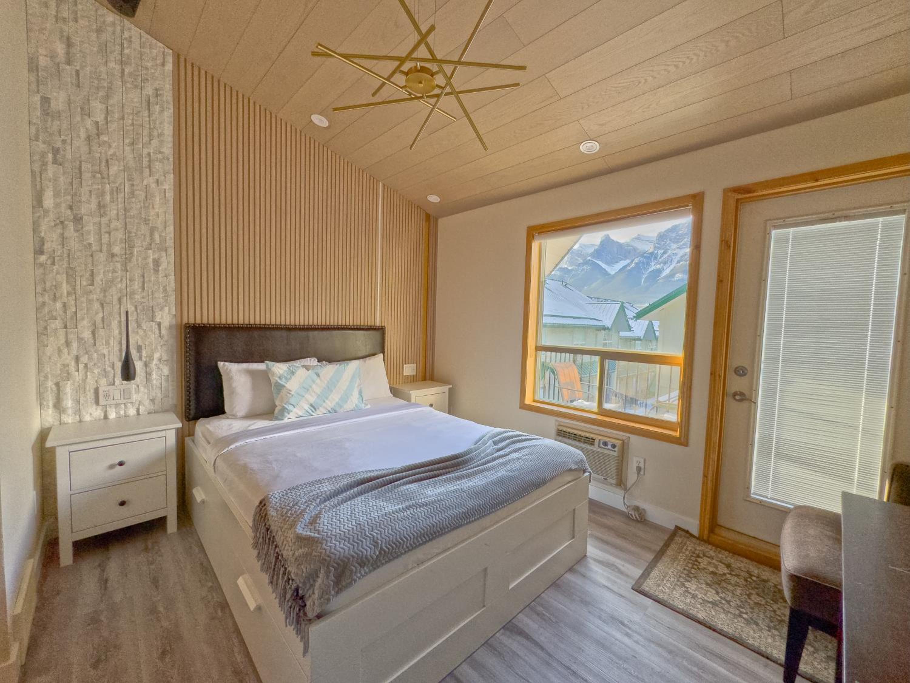 Four-Bedroom House photo 2