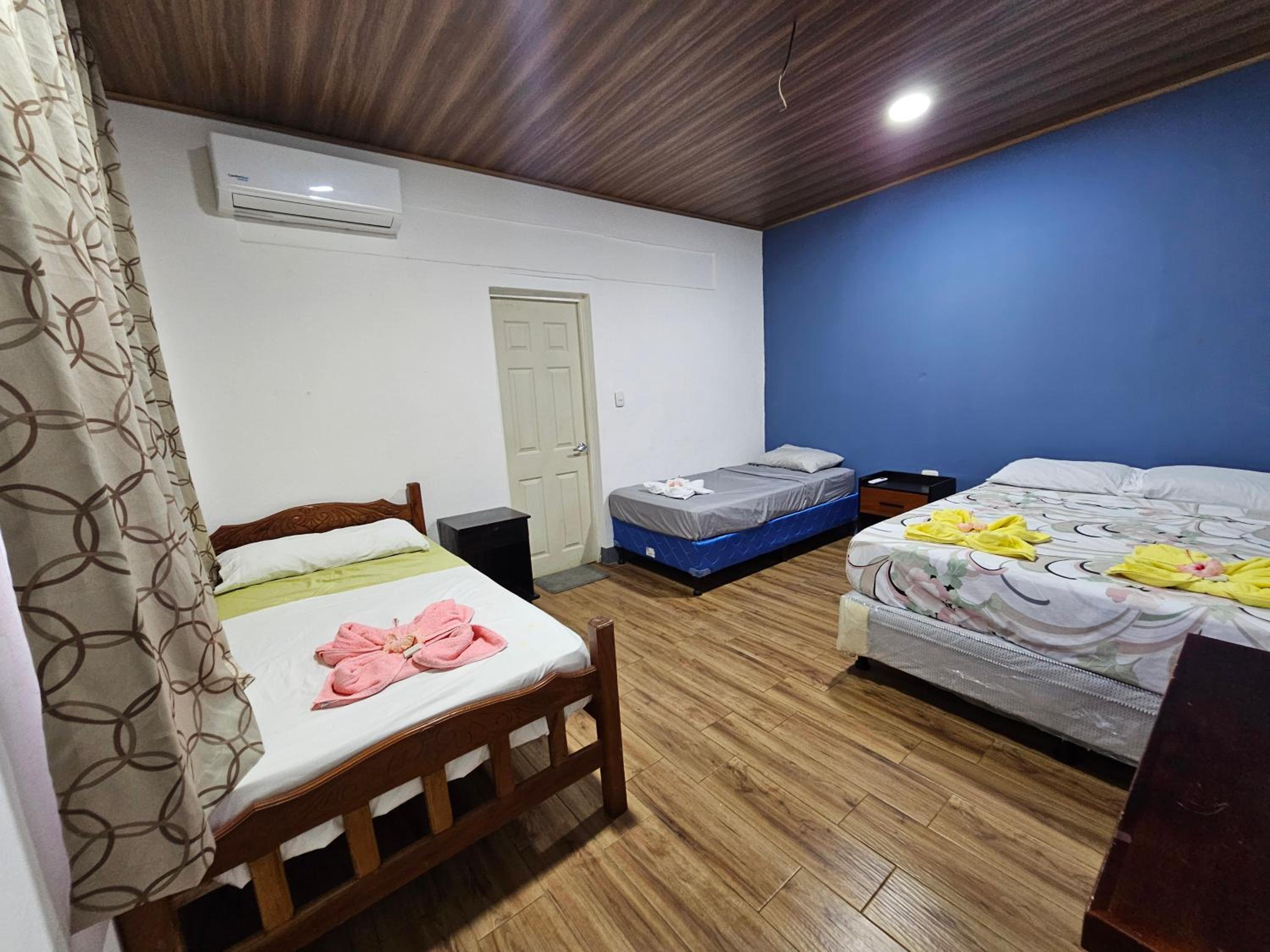 Standard Twin Room photo 3