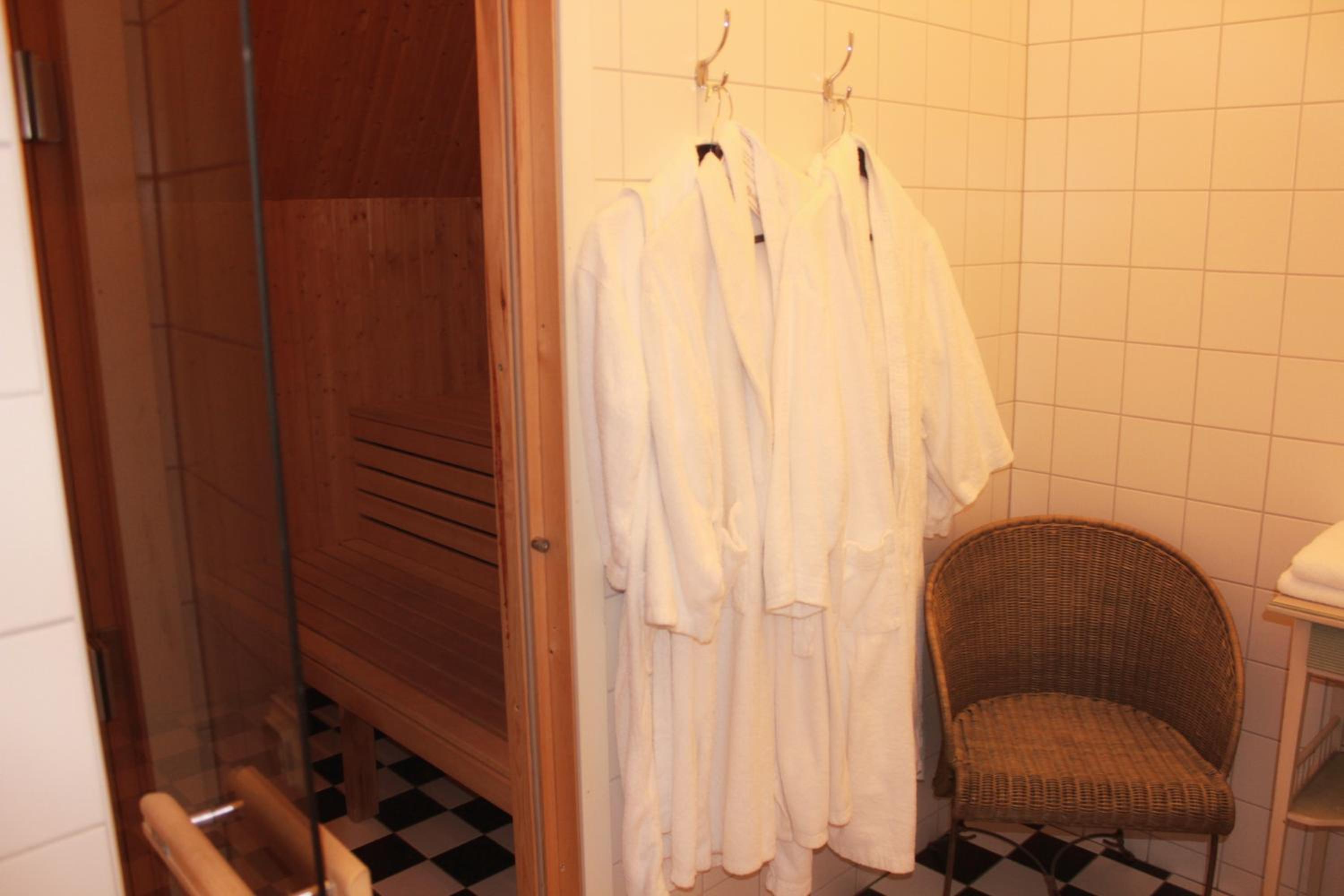 Suite - Photo 9