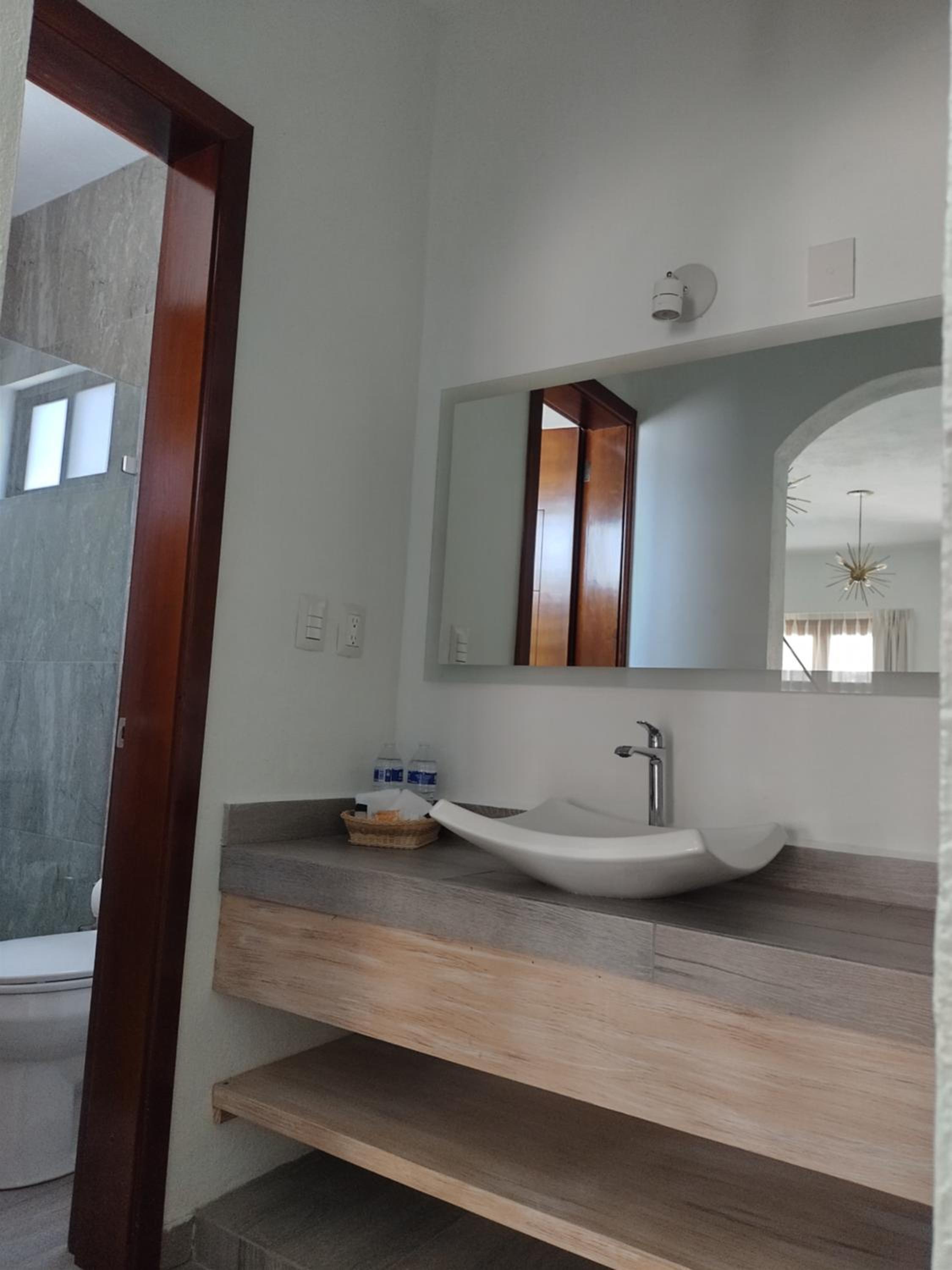 Queen Room with Spa Bath photo 2