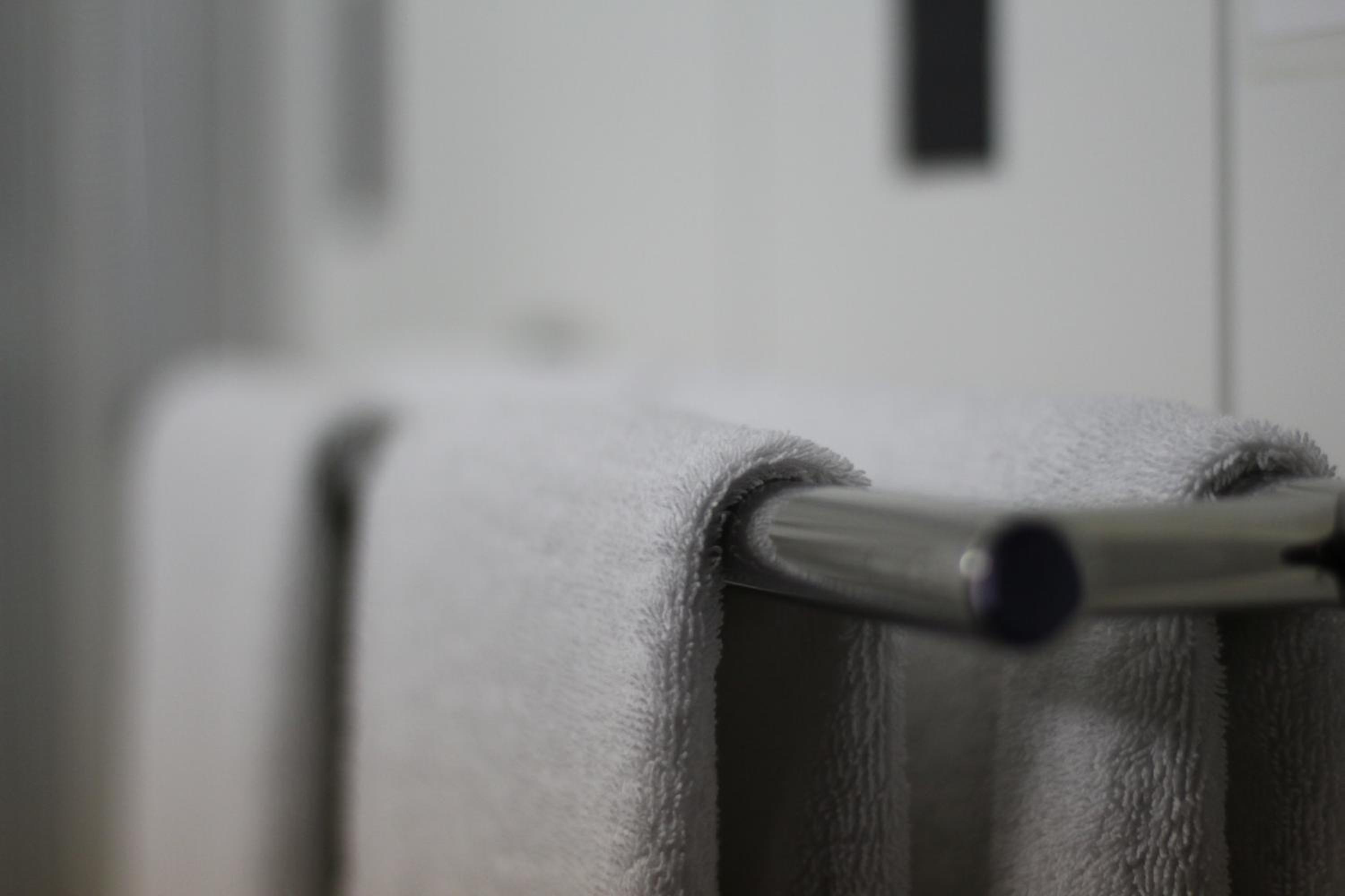Standard Double Room with Rain Shower - Photo 4