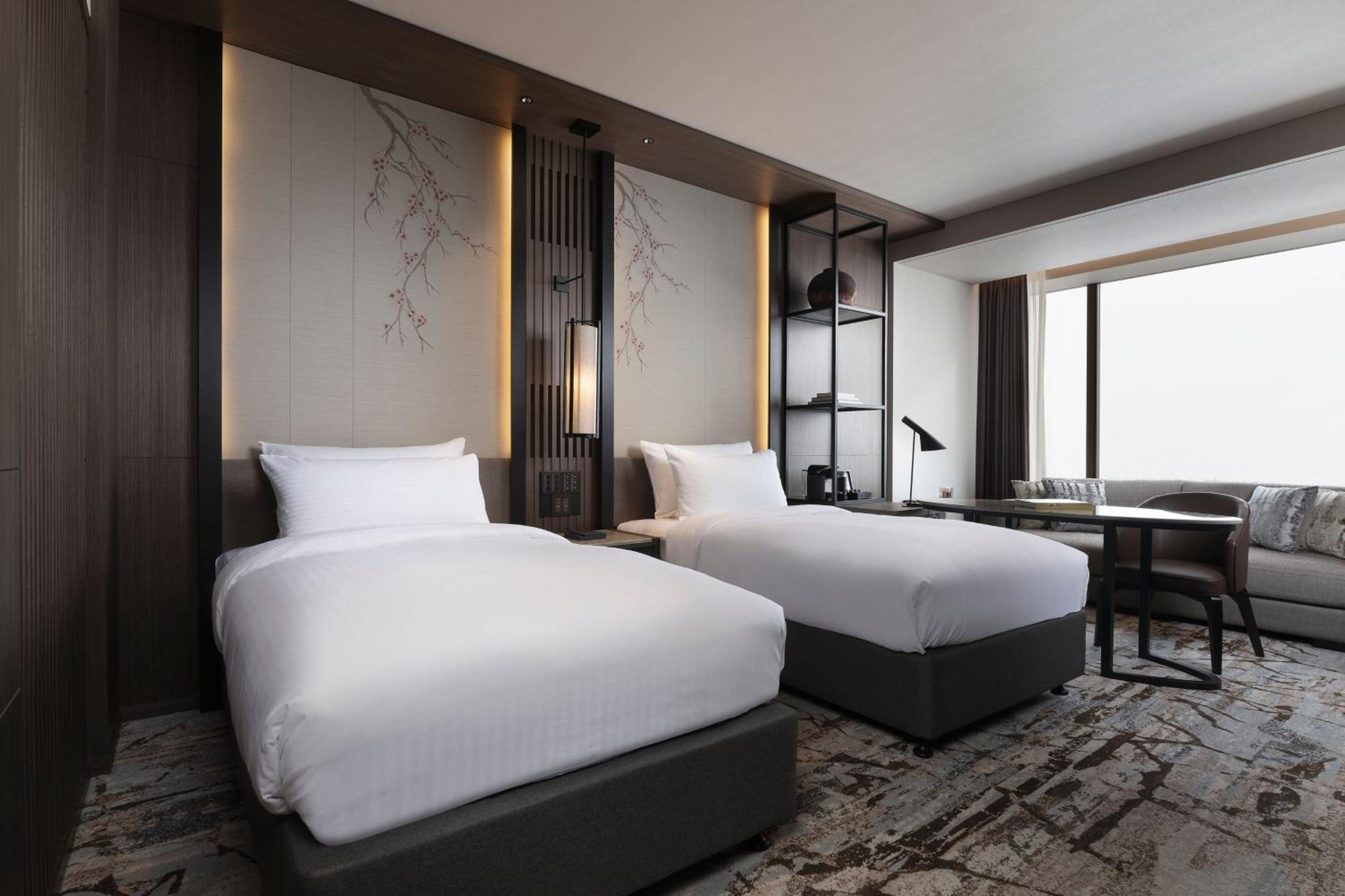 Niseko Reserve Twin Room, Higashiyama Niseko Village, a Ritz-Carlton Reserve