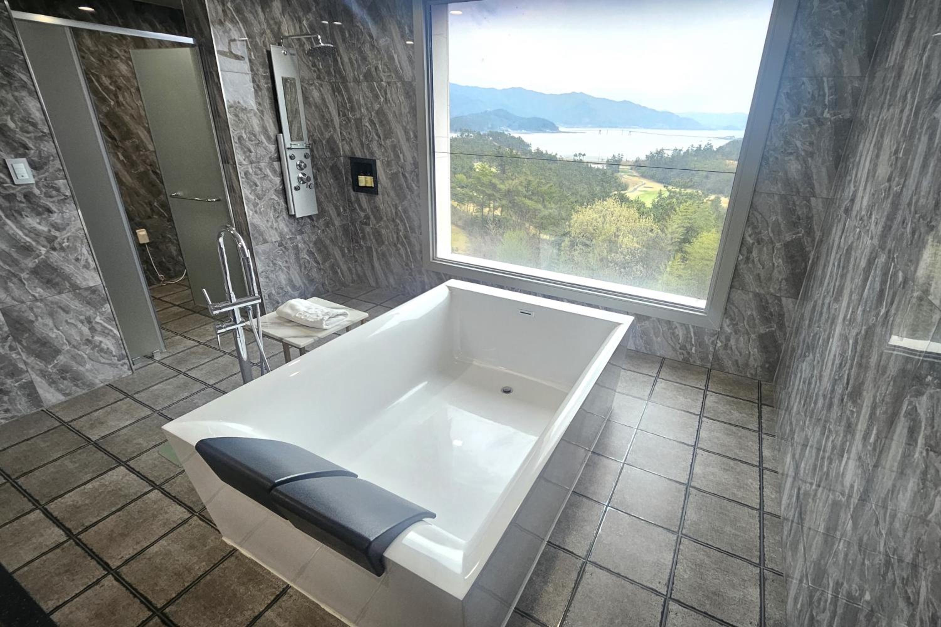 Superior Suite with Sea View