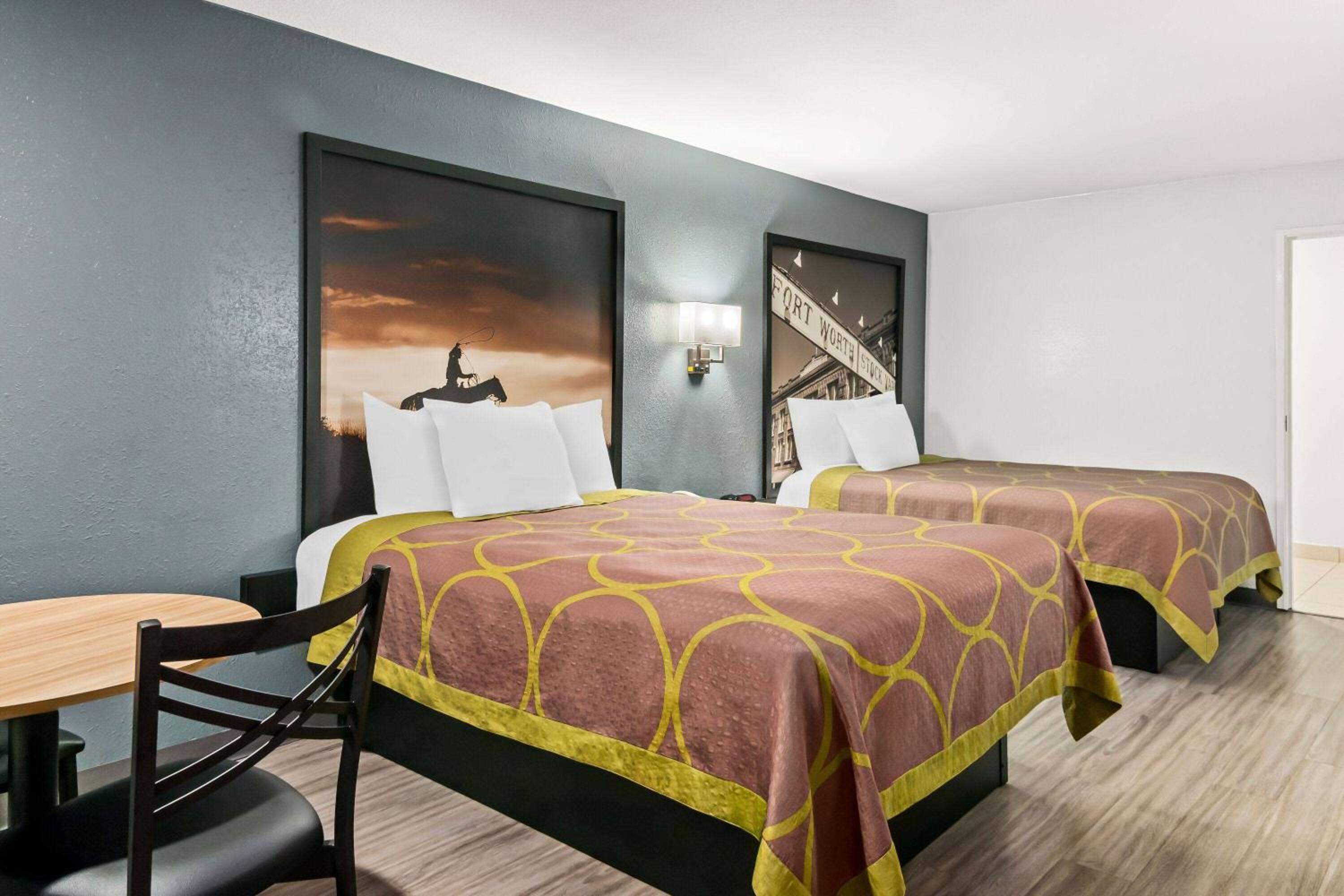 Queen Room with Two Queen Beds and Bath Tub - Mobility/Hearing Access - Non-Smoking - Photo 1