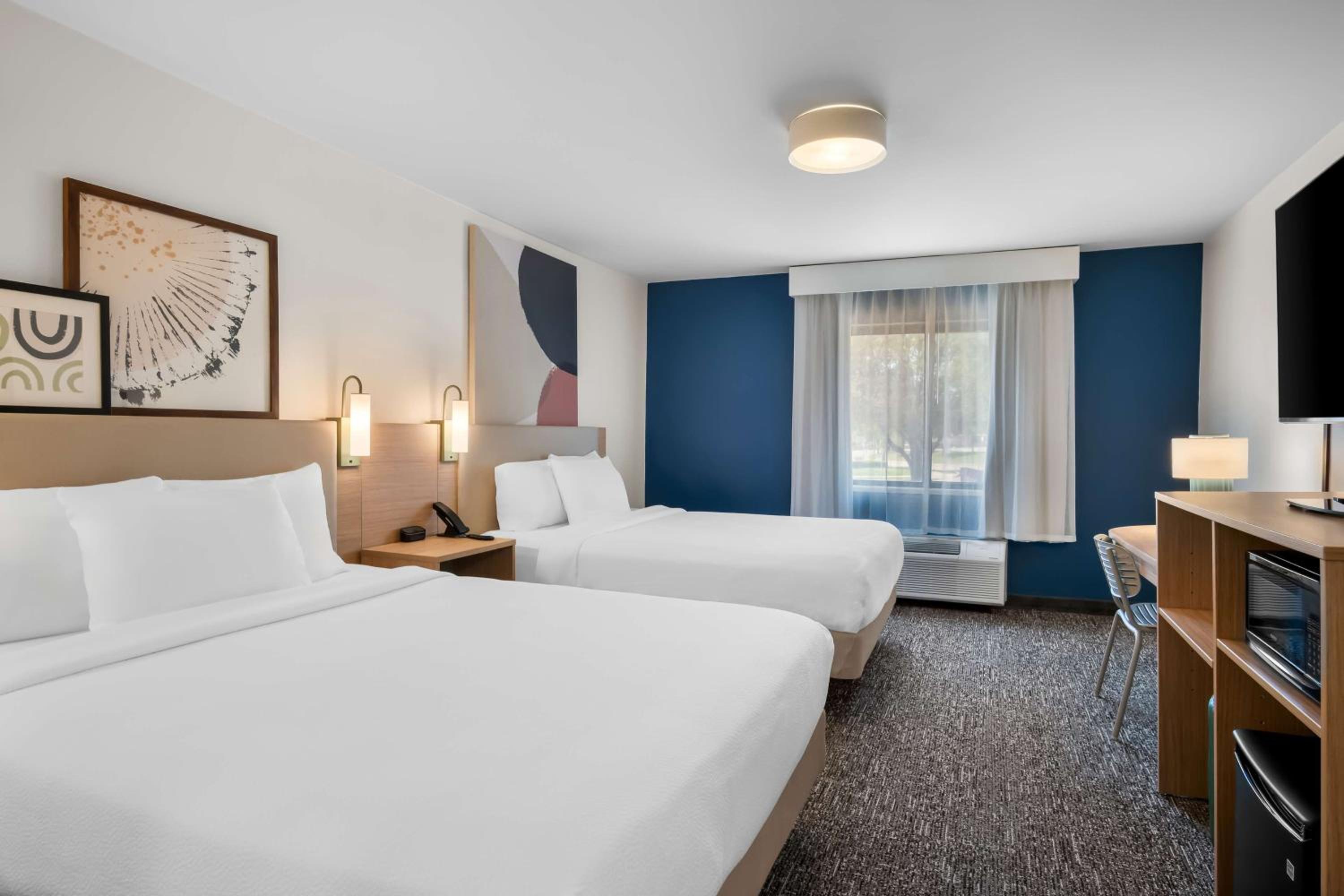 Queen Room with Two Queen Beds at Spark By Hilton Grapevine DFW North in Grapevine