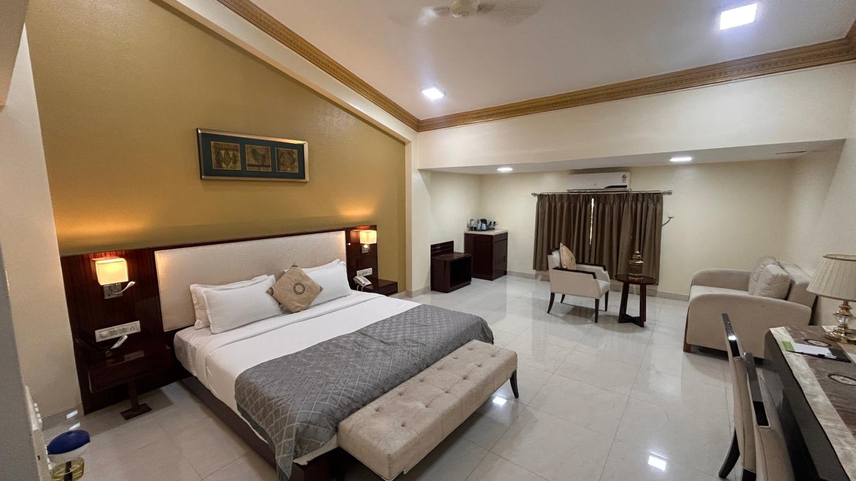 Large Double Room photo 3