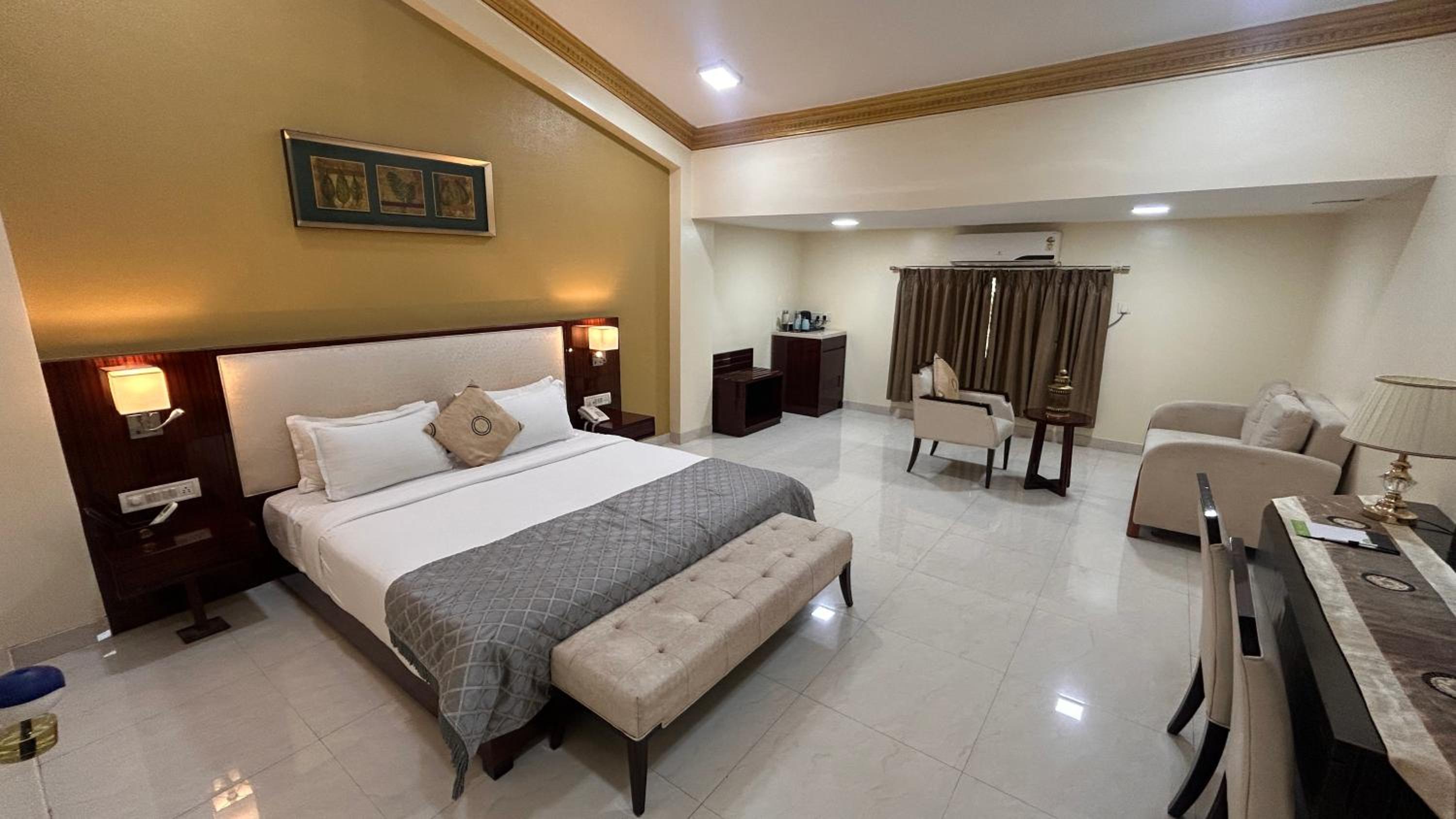 Large Double Room photo 2