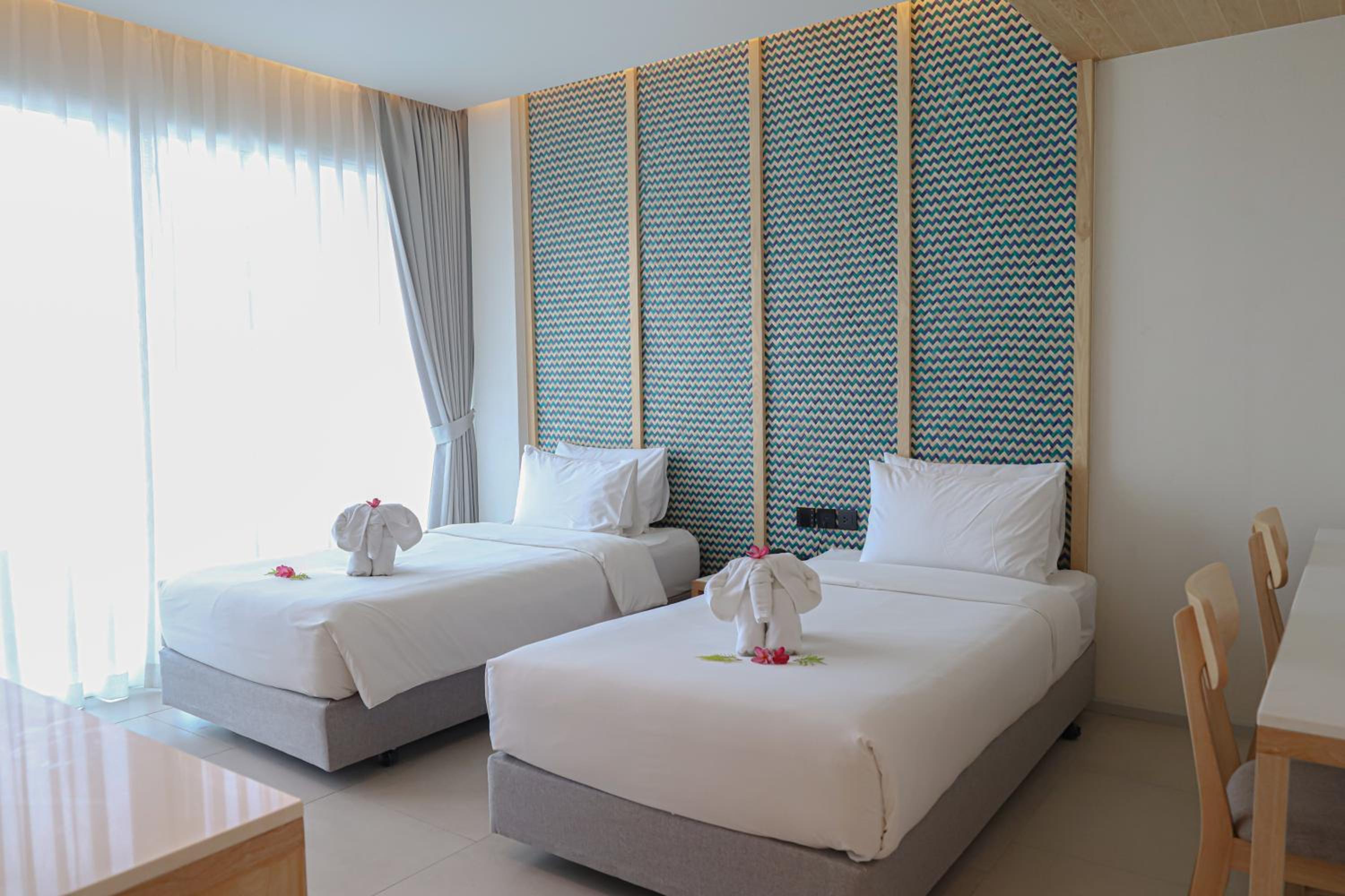 Executive Suite - Photo 4