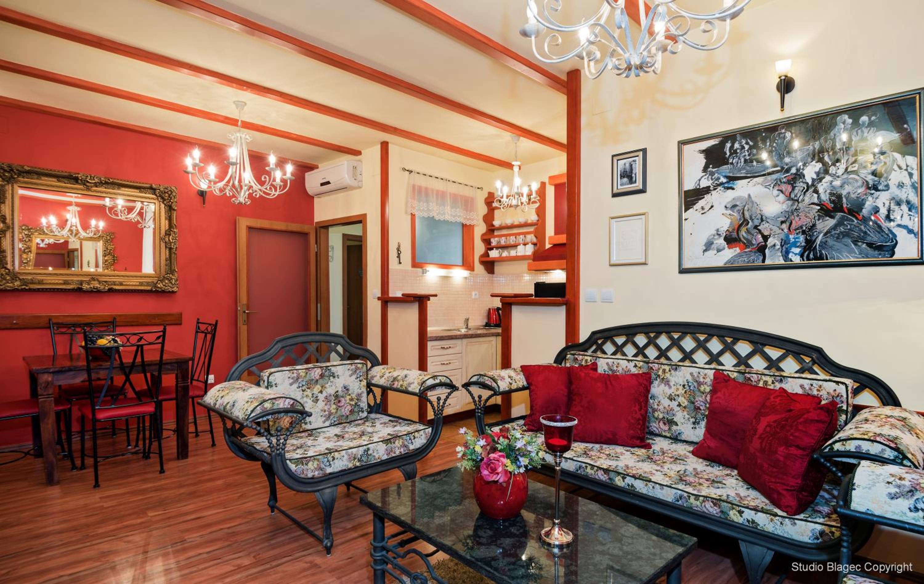 Superior One-Bedroom Apartment