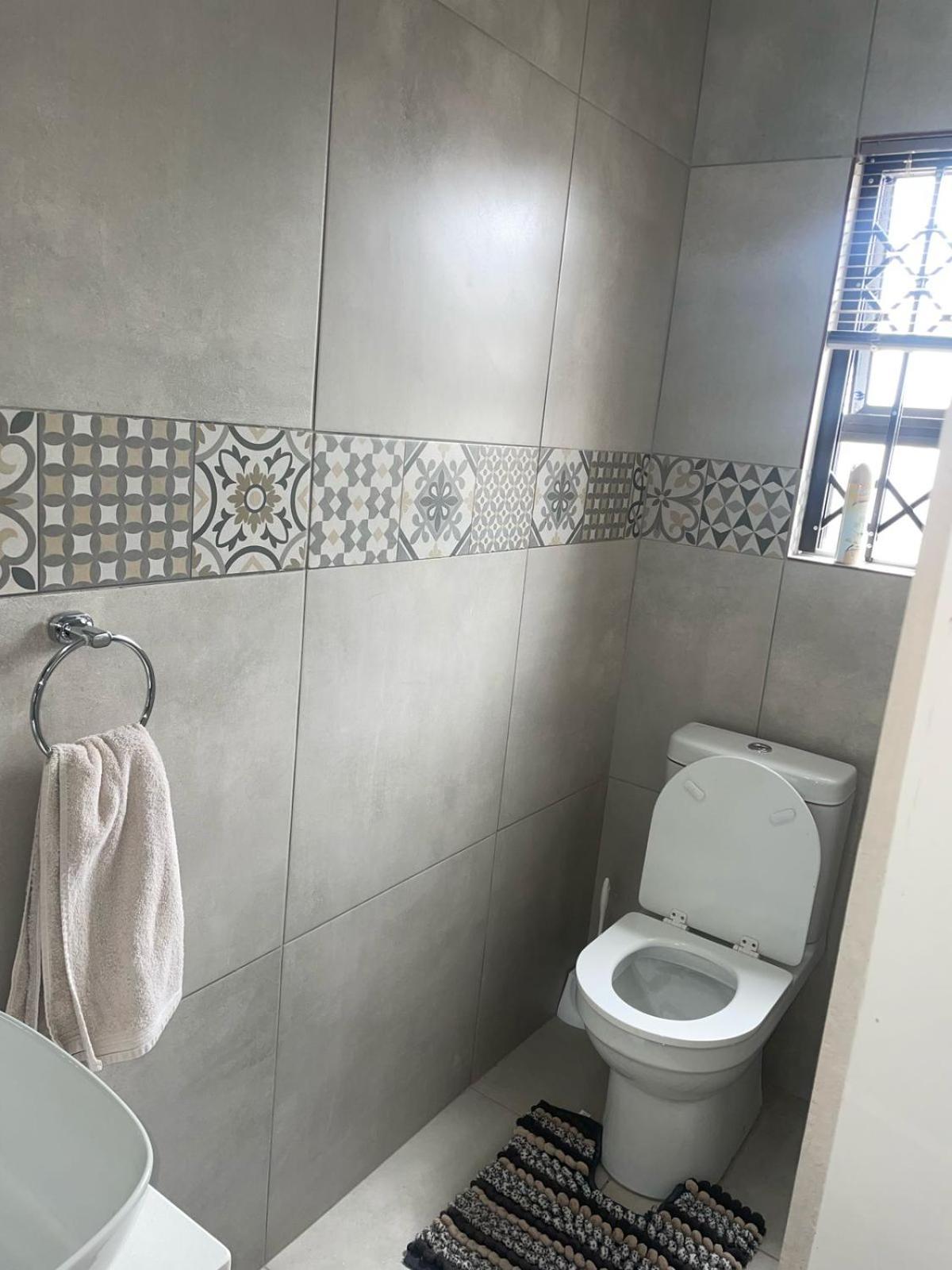 Luxury Queen Room