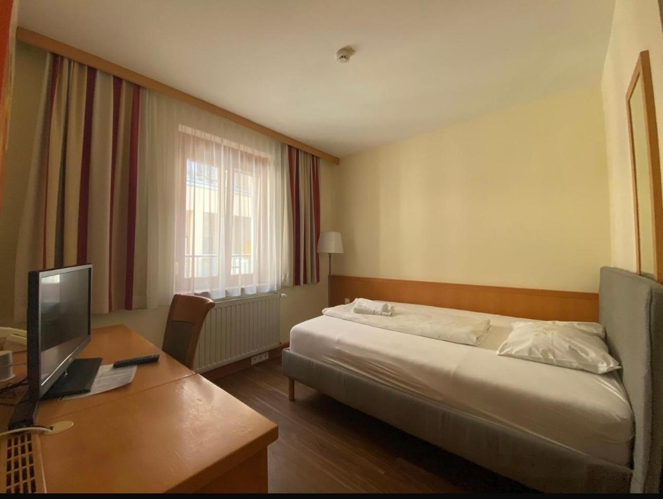 Budget Single Room photo 2