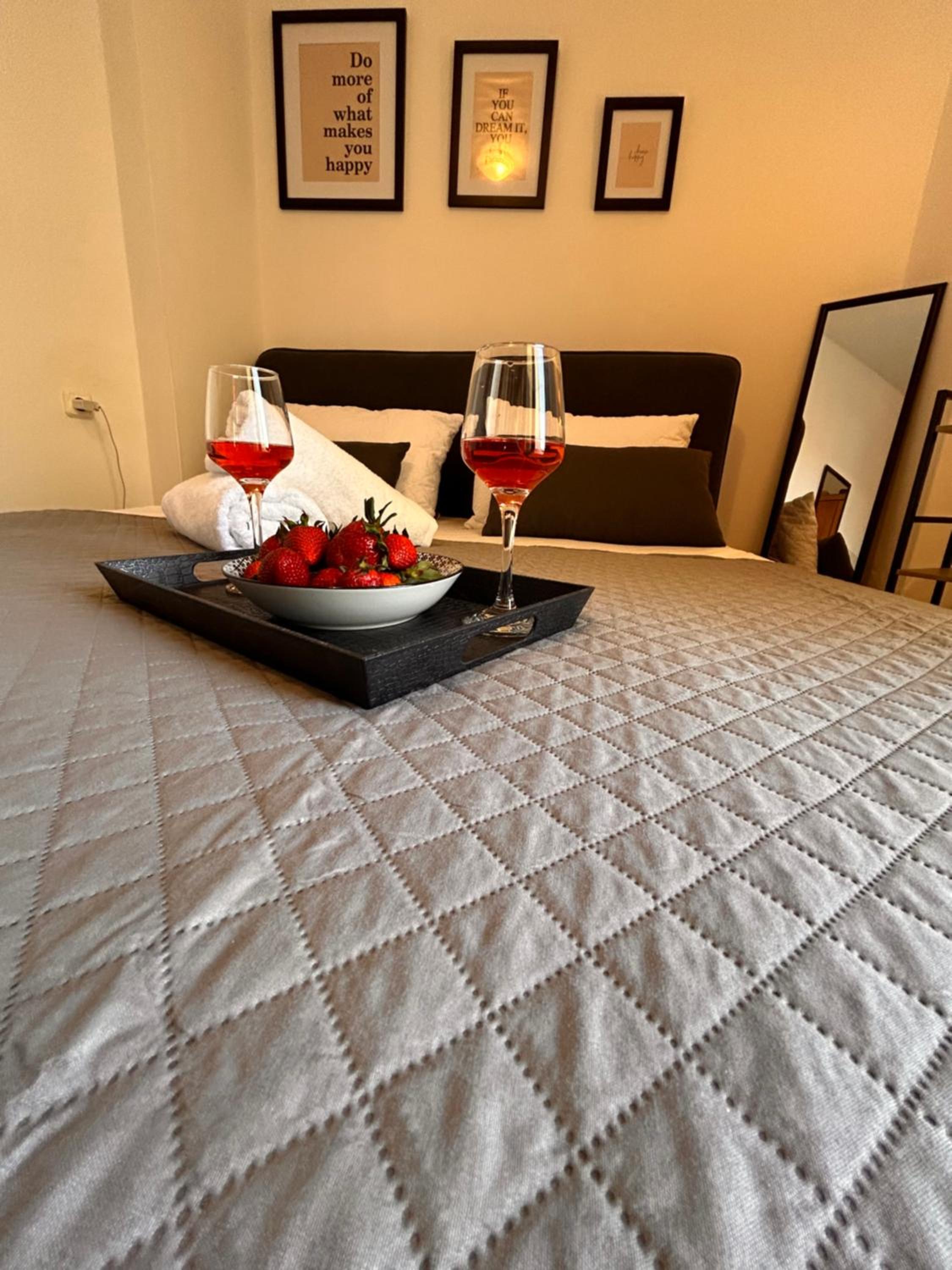 One-Bedroom Apartment with Balcony photo 2