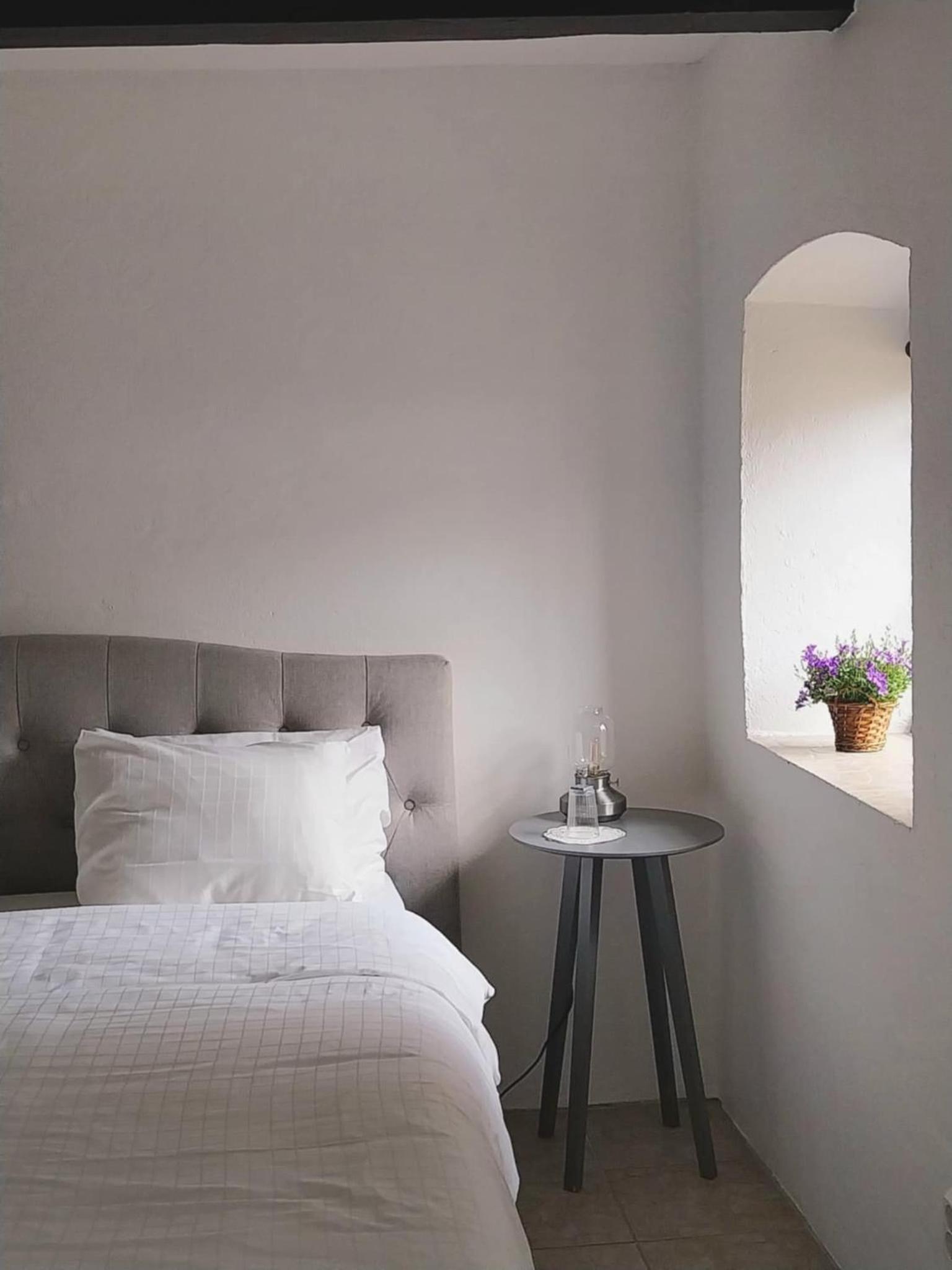 Budget Double Room photo 3