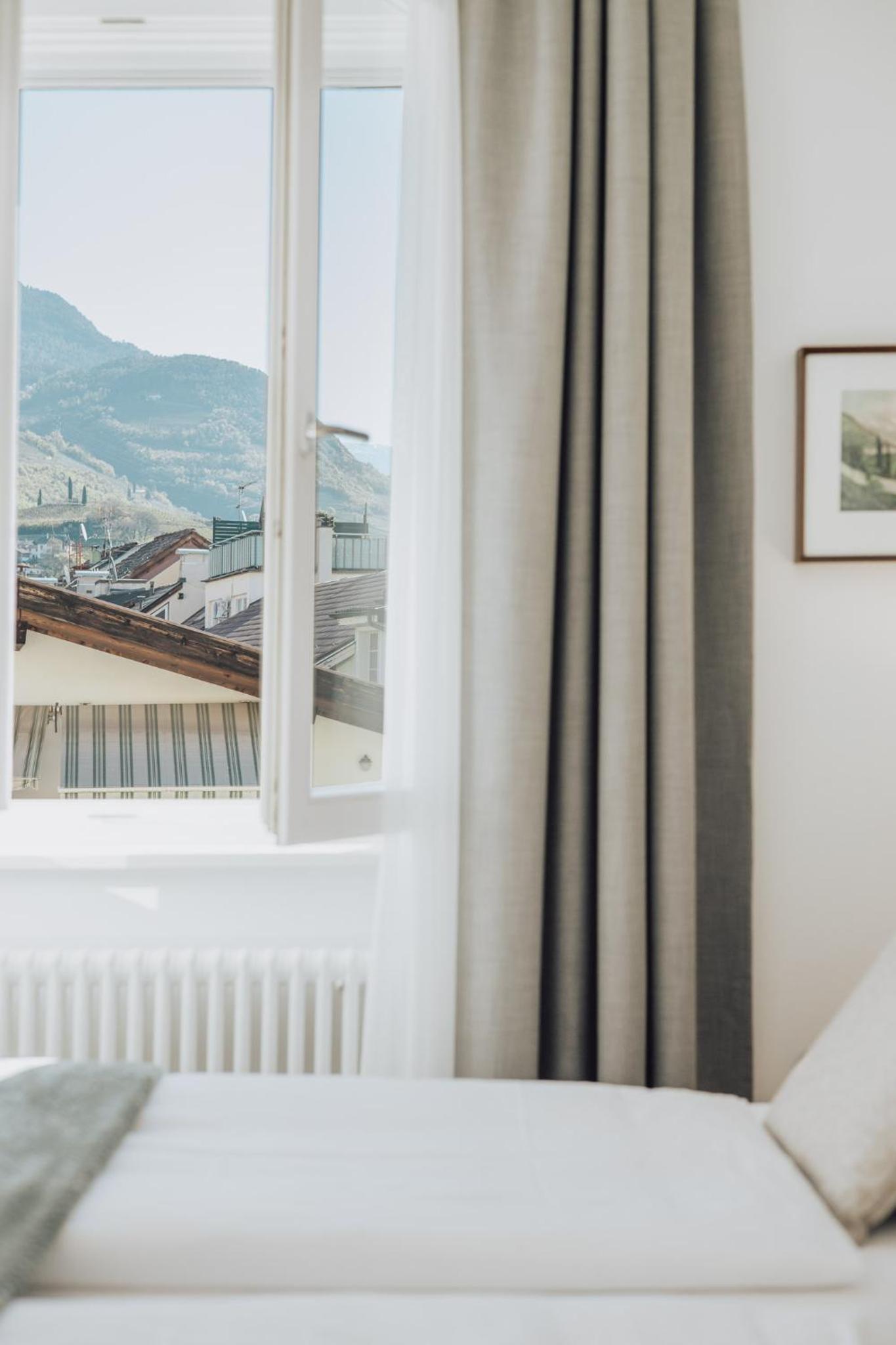 Apartment with City View