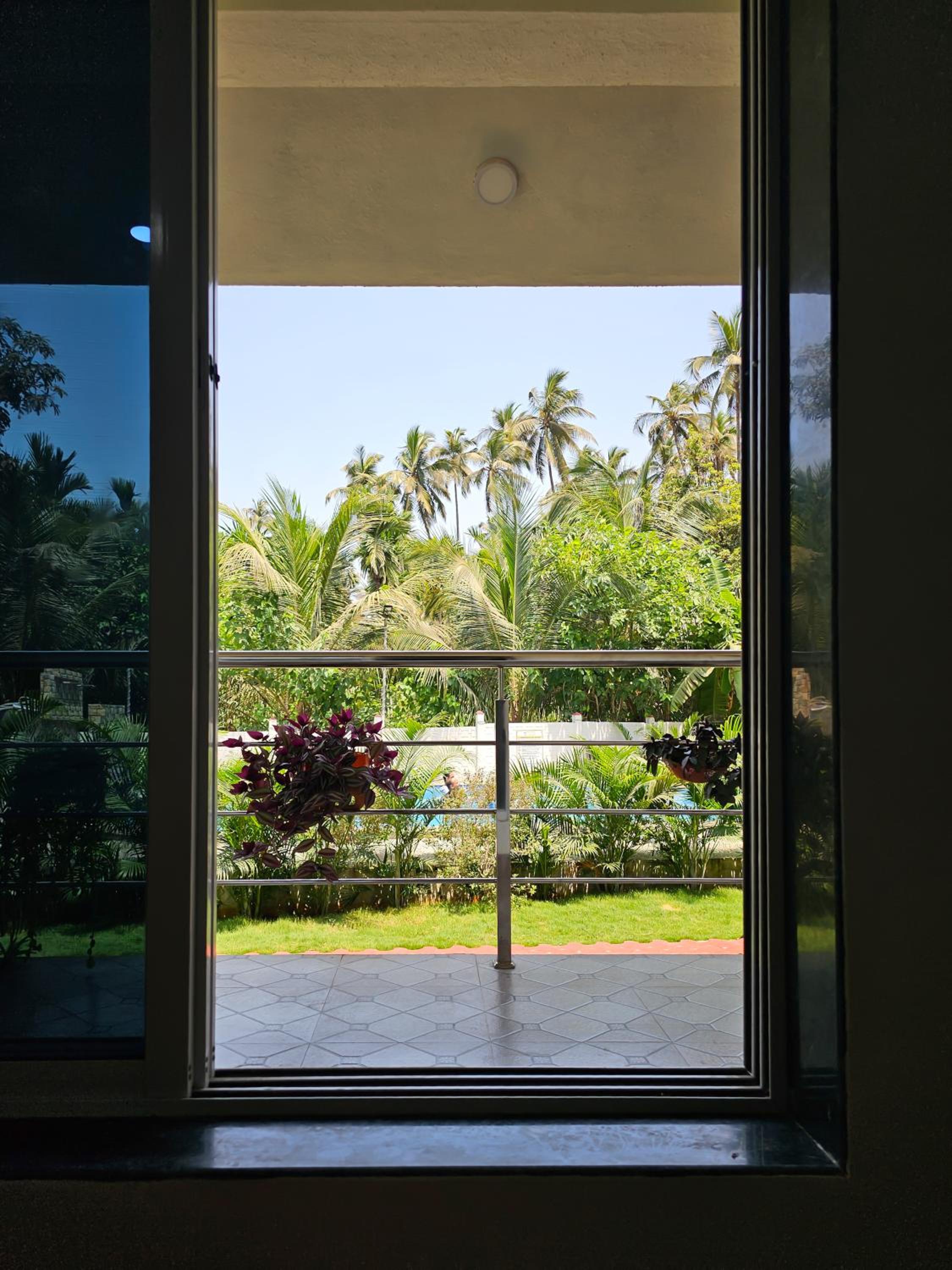 Family Room with Garden View
