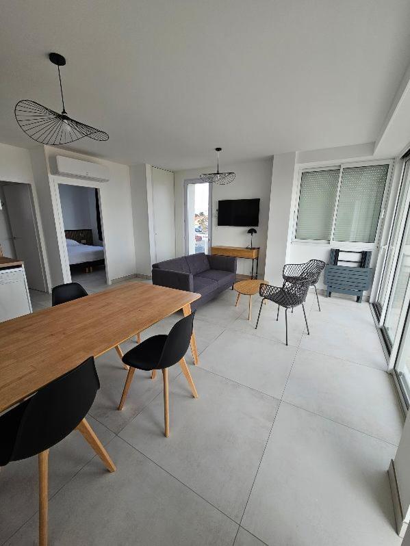 Three-Bedroom Villa photo 3