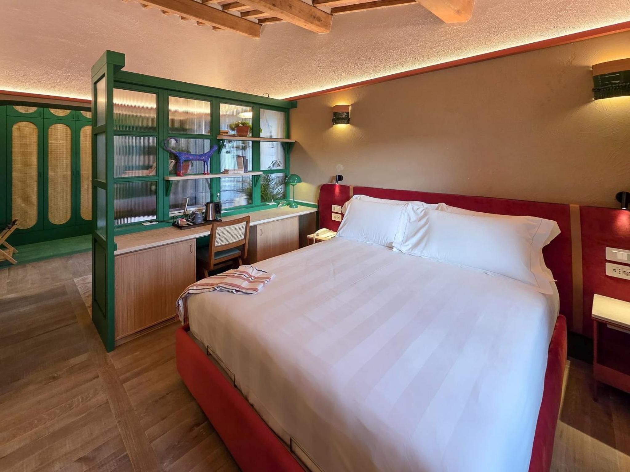 Junior Suite with Balcony photo 2