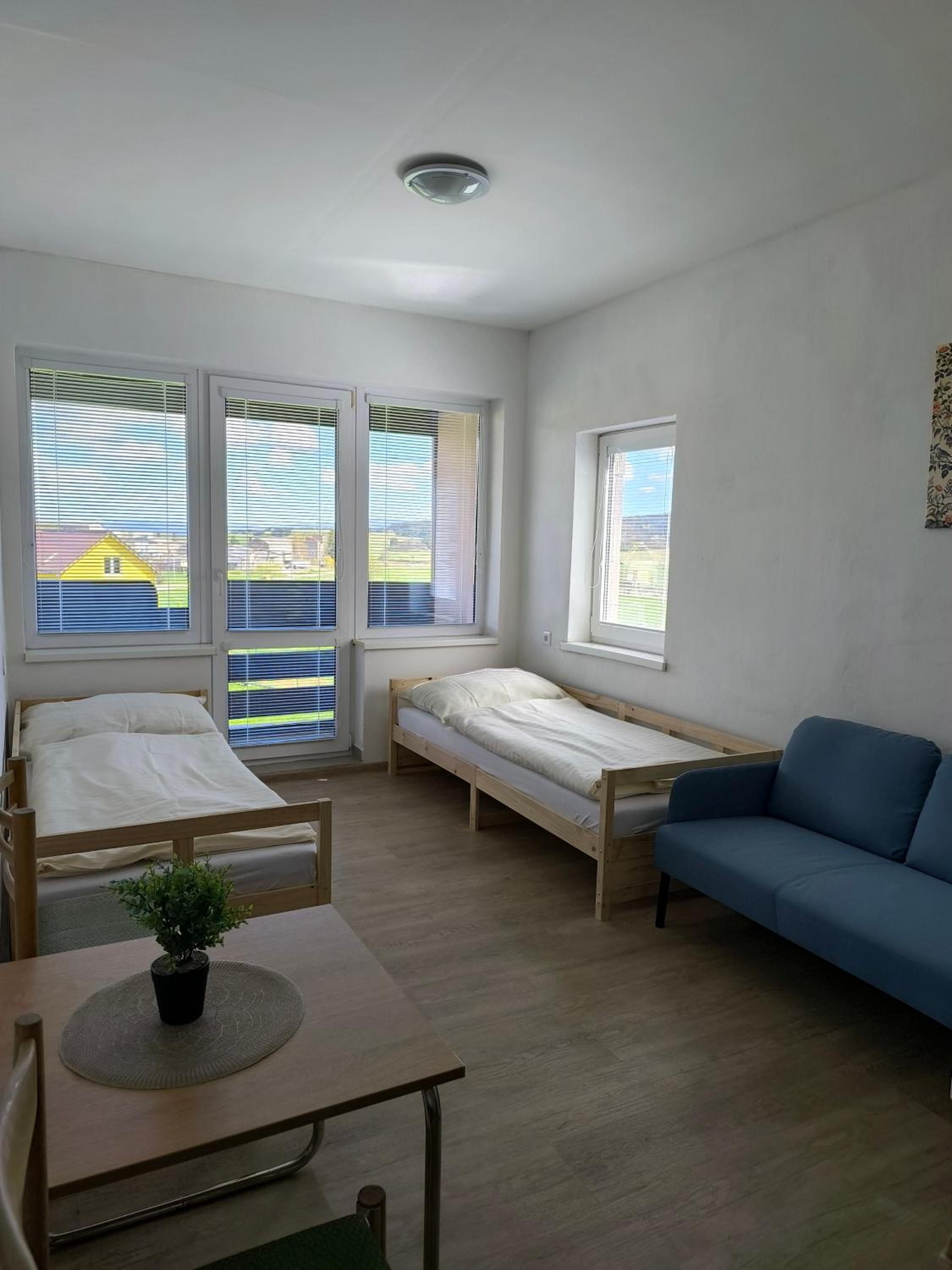 6-Bed Mixed Dormitory Room photo 2