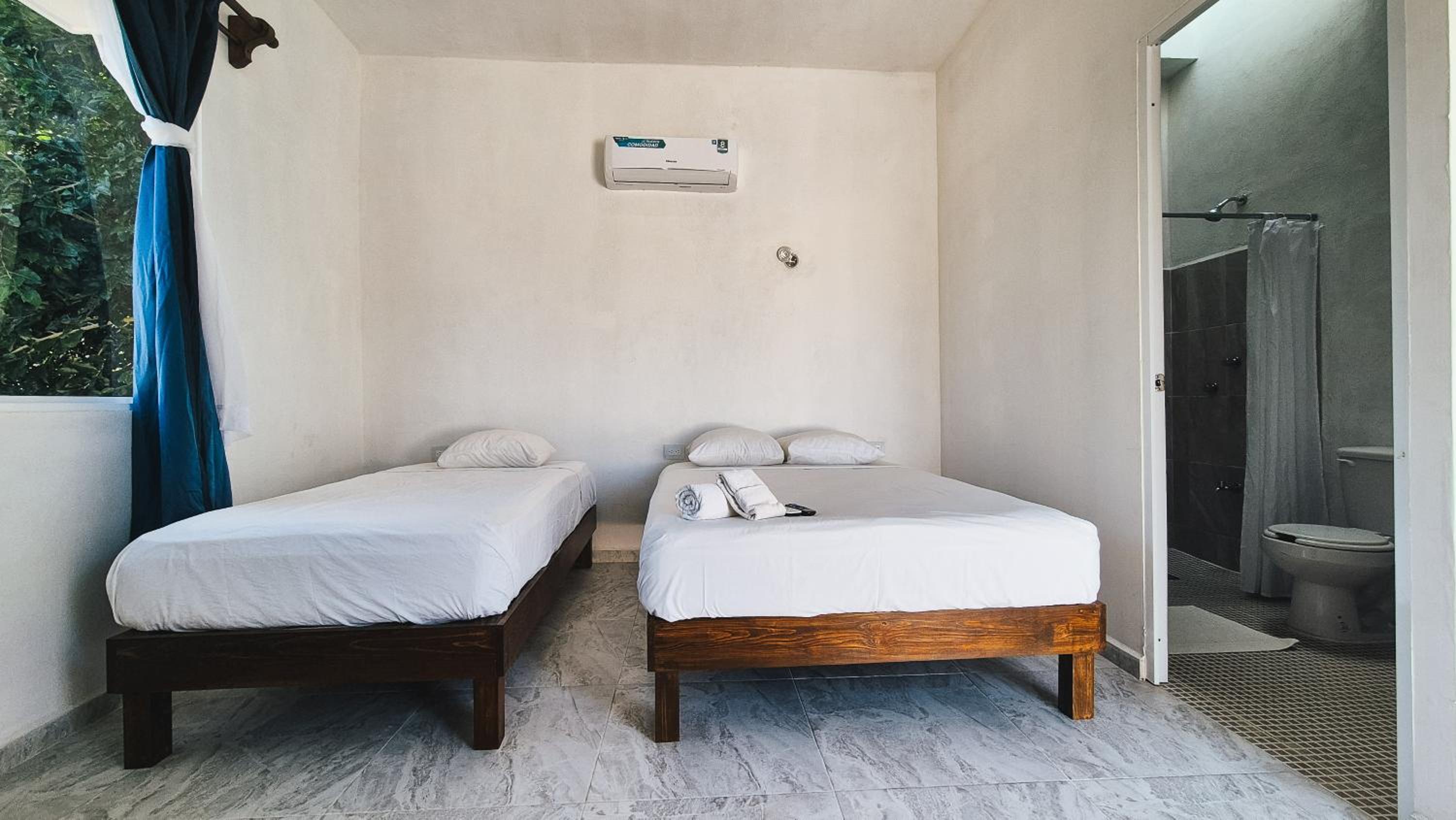 Twin Room - Photo 17
