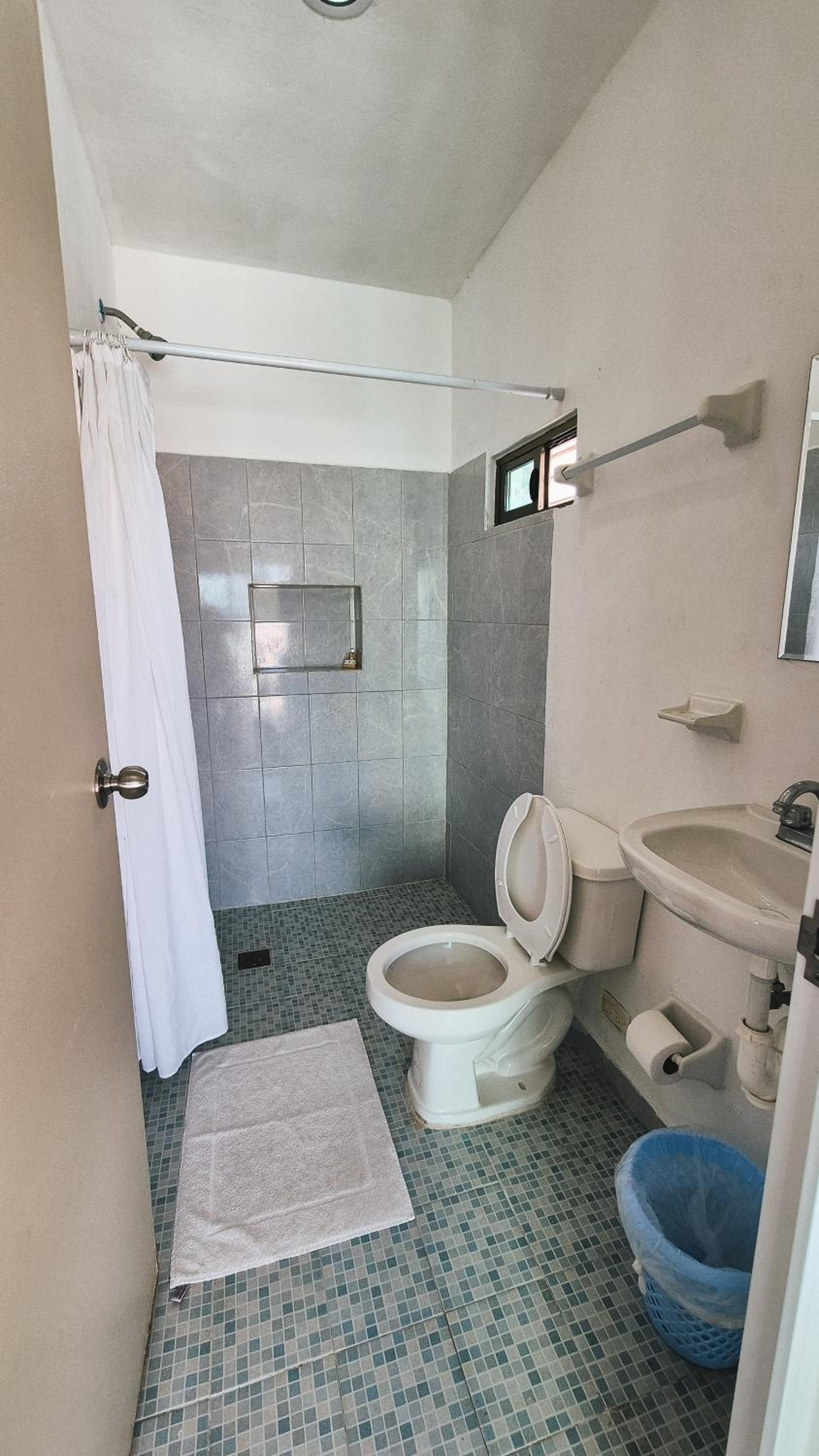 Twin Room - Photo 16