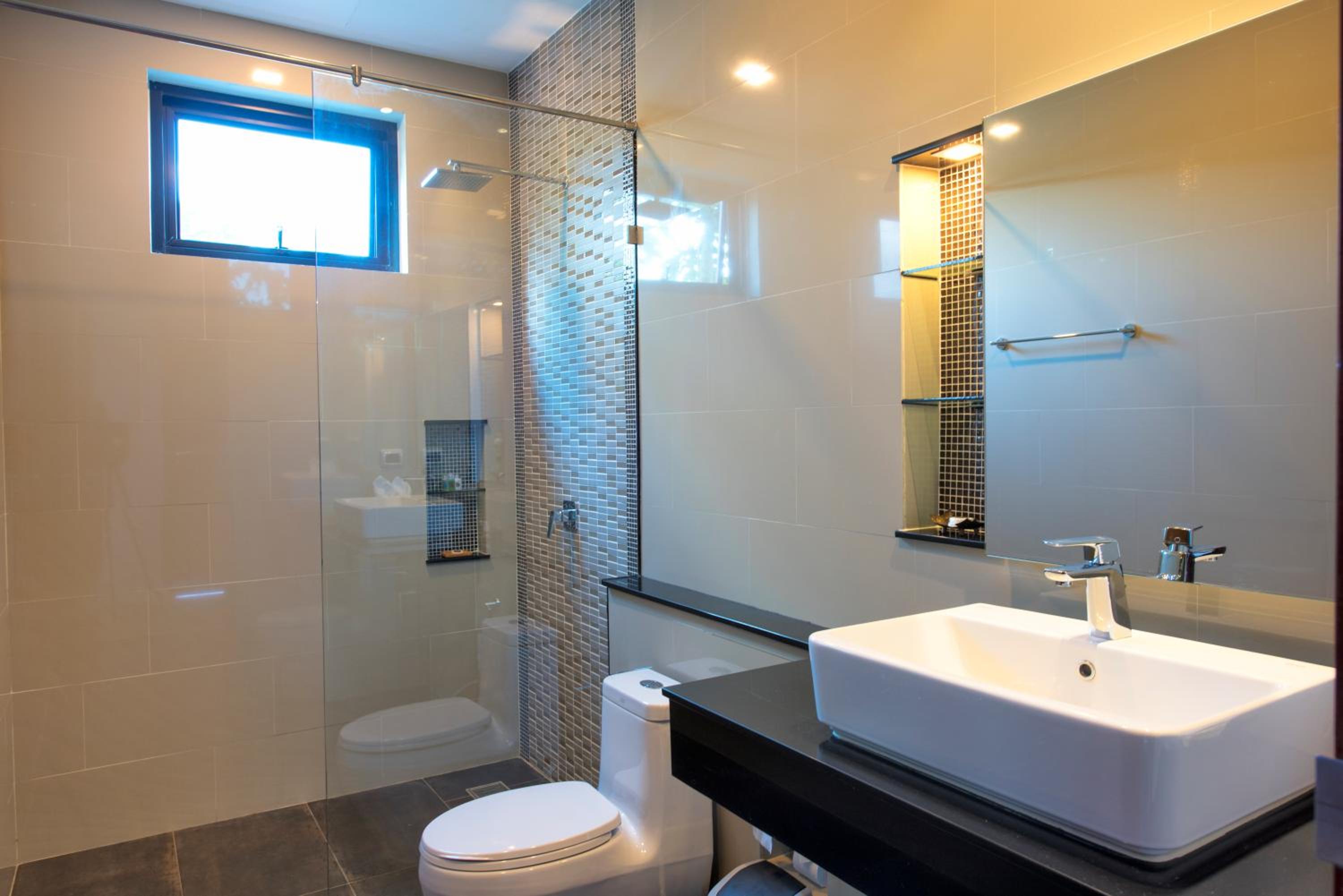 Villa with Private Pool - Photo 4