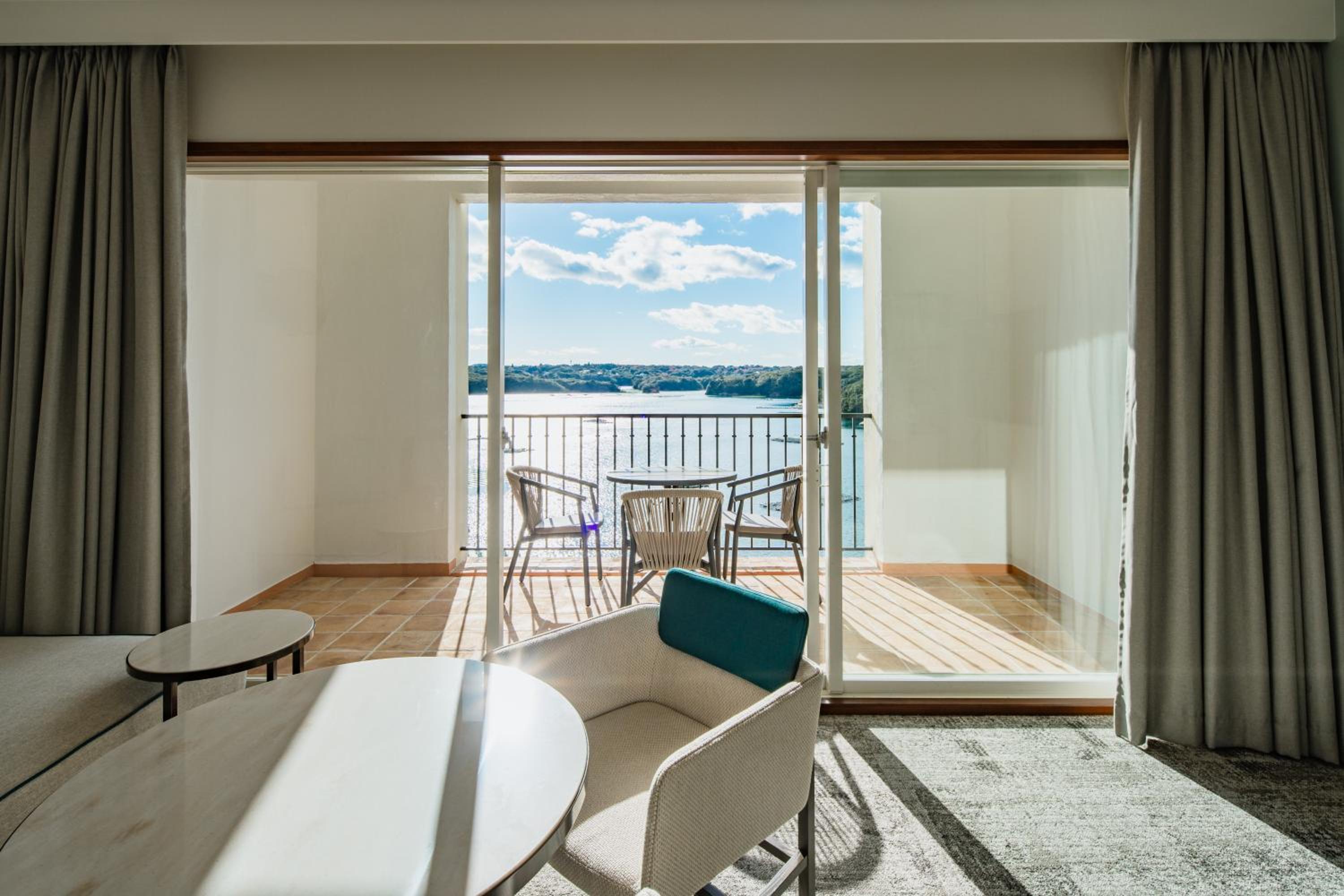 Twin Room with Sea View - Photo 3