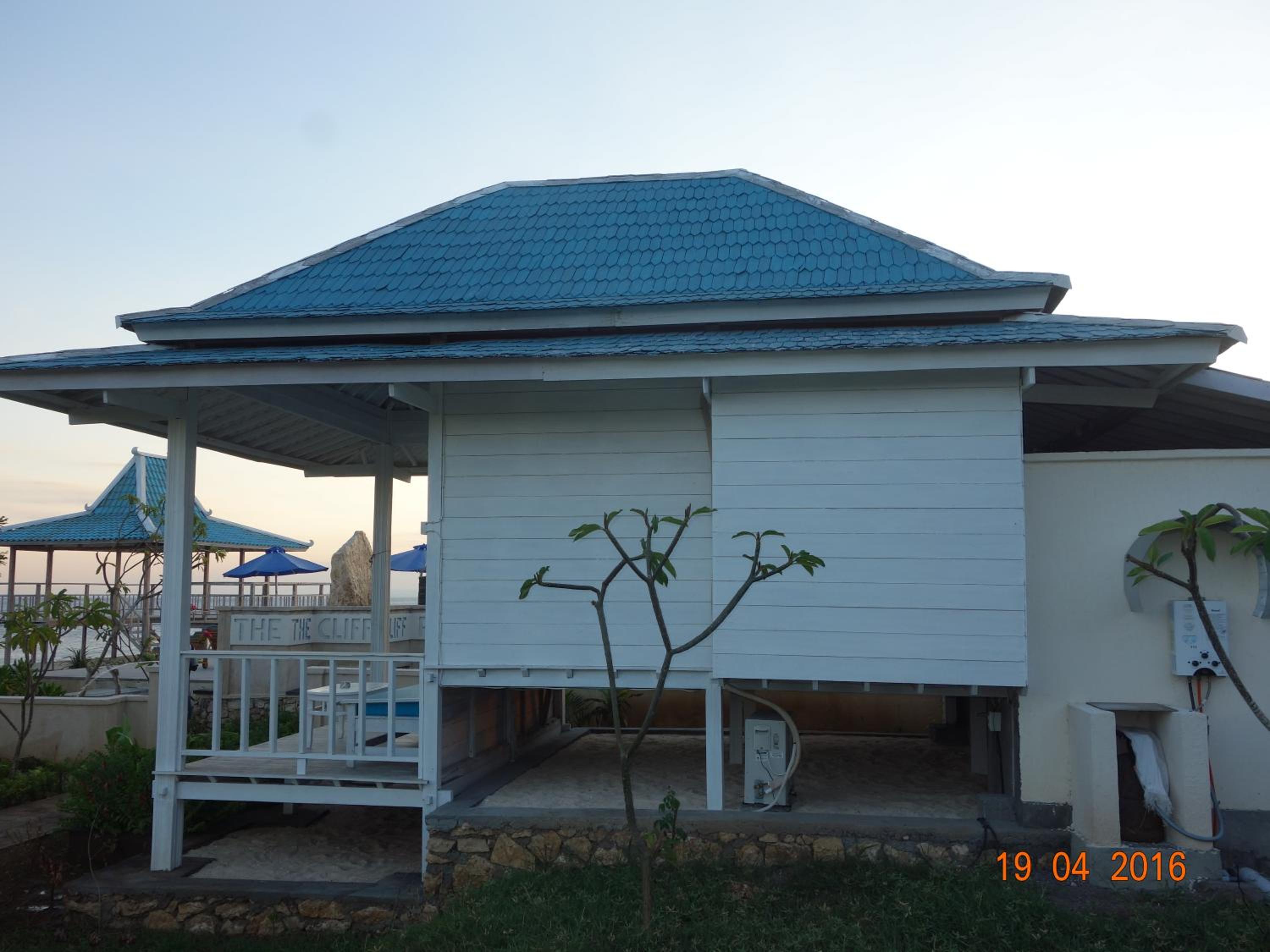 One-Bedroom Bungalow - Photo 5