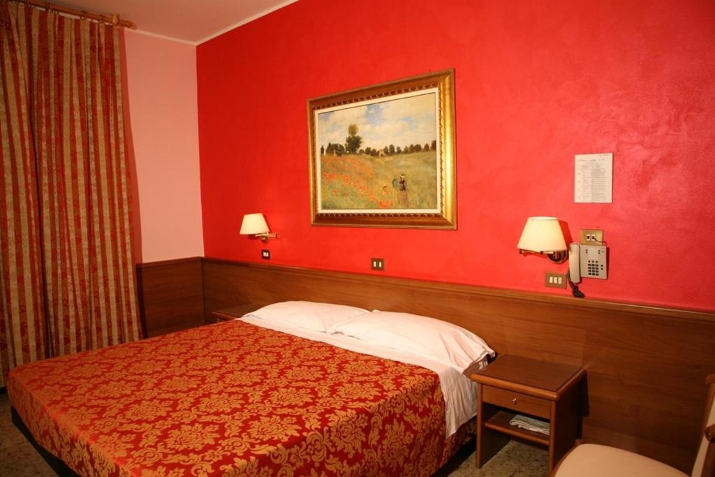 Double or Twin Room - Photo 2