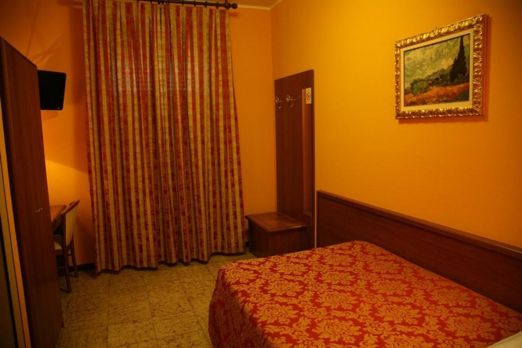 Single Room photo 2