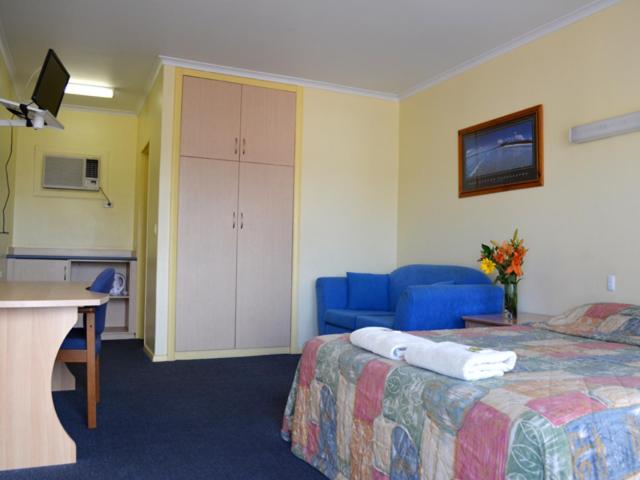 Standard Double or Twin Room photo 3
