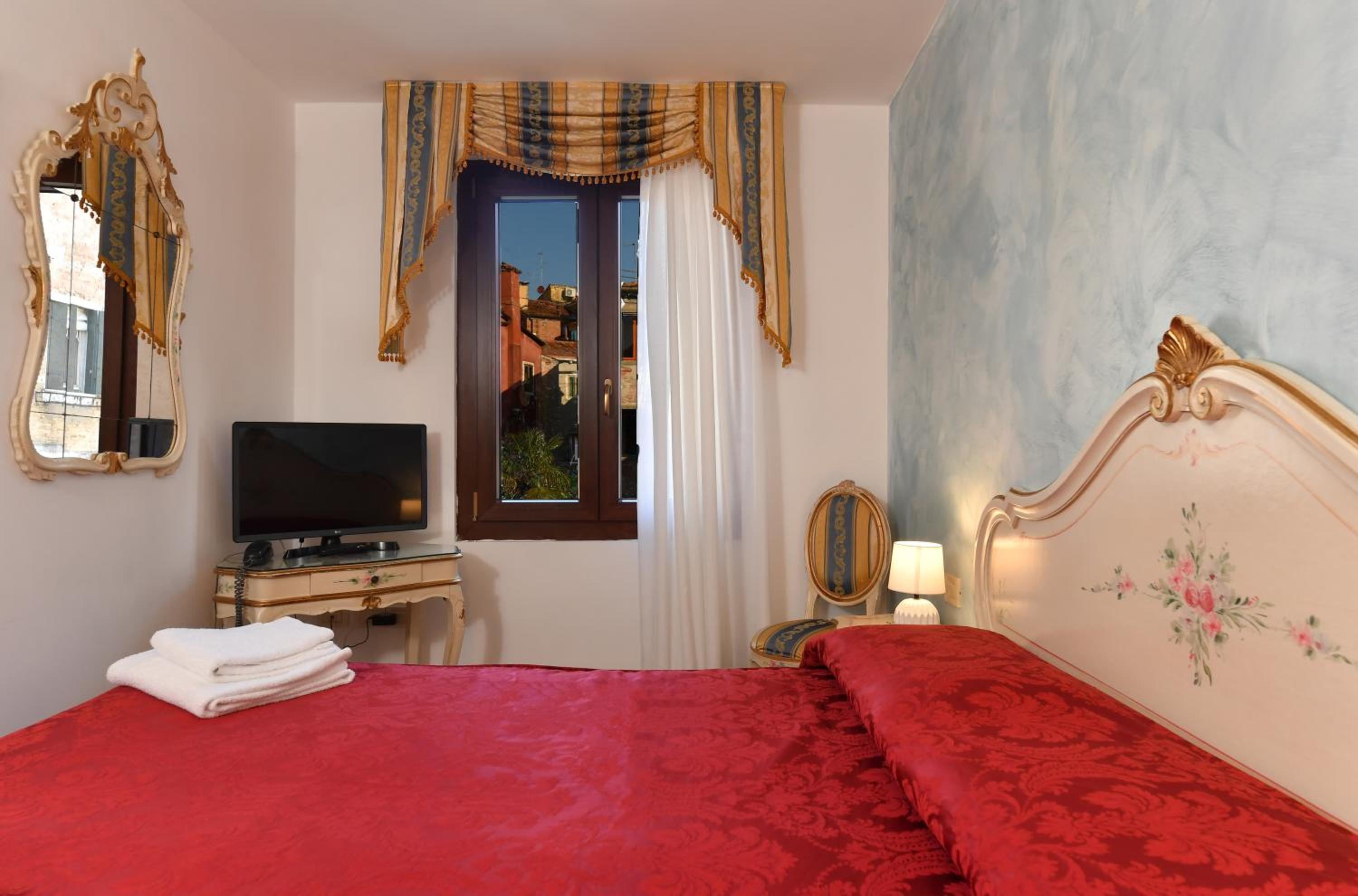 Budget Double or Twin Room photo 3