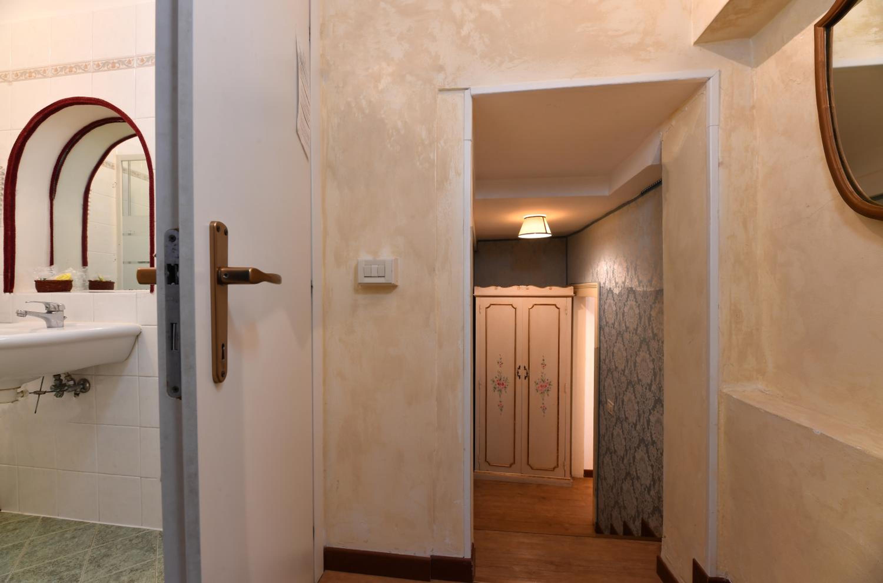 Budget Double or Twin Room photo 2