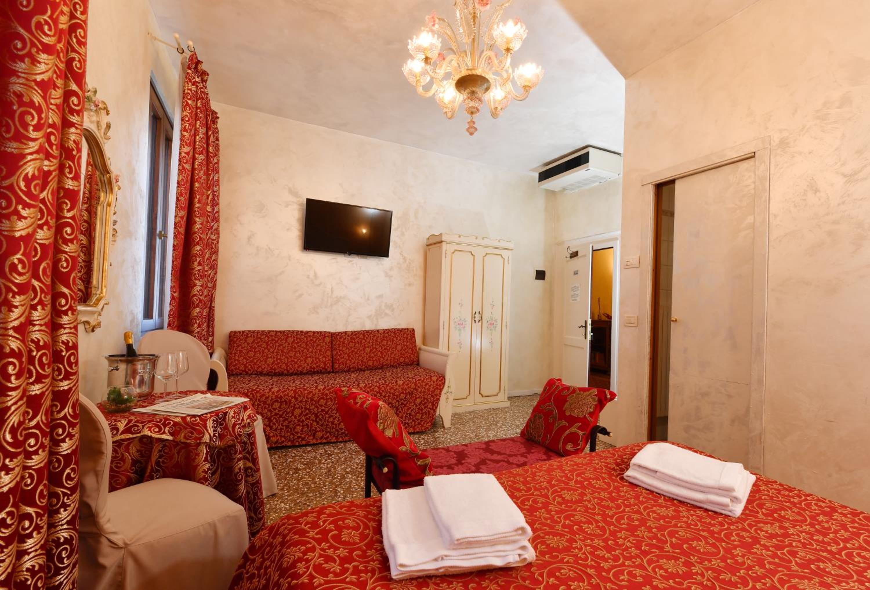 Executive Room photo 2