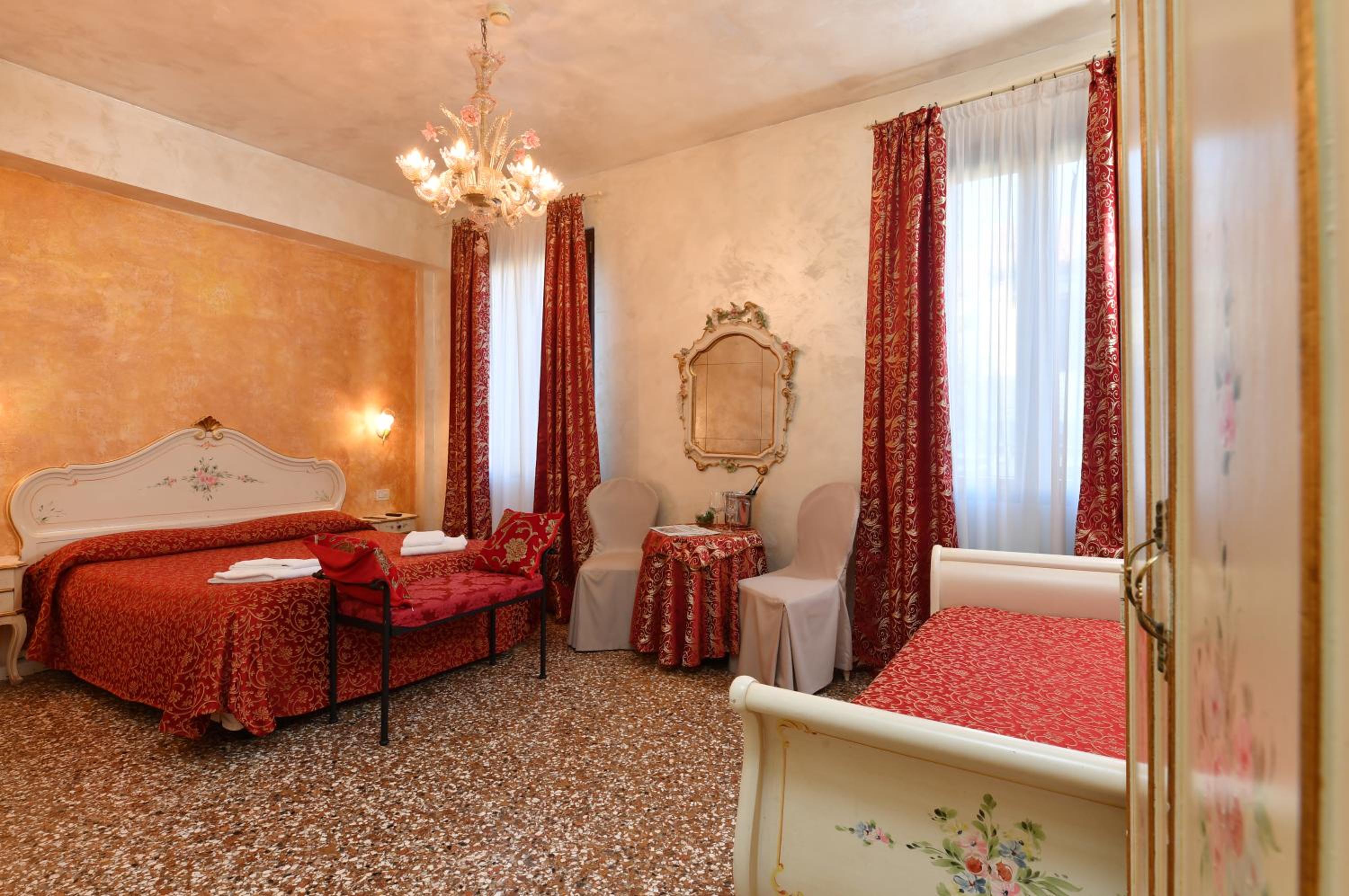 Executive Room photo 1