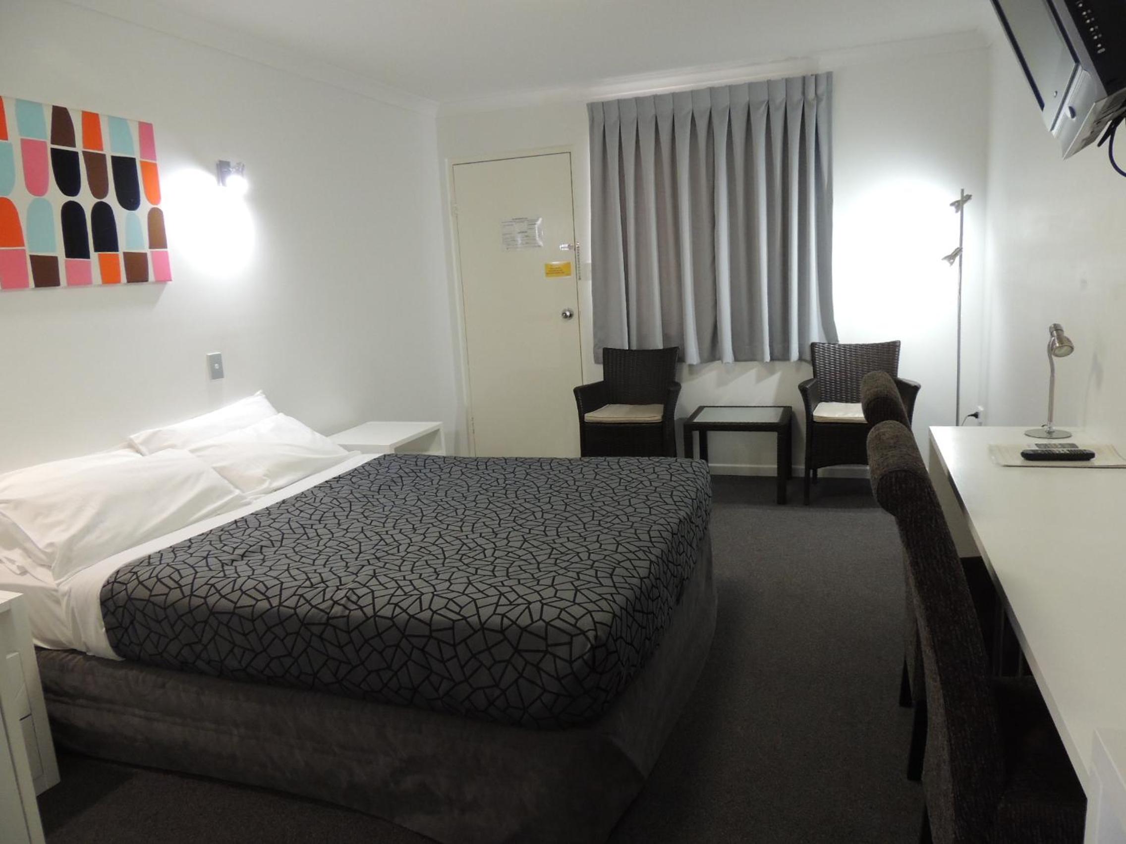 Queen Room photo 1