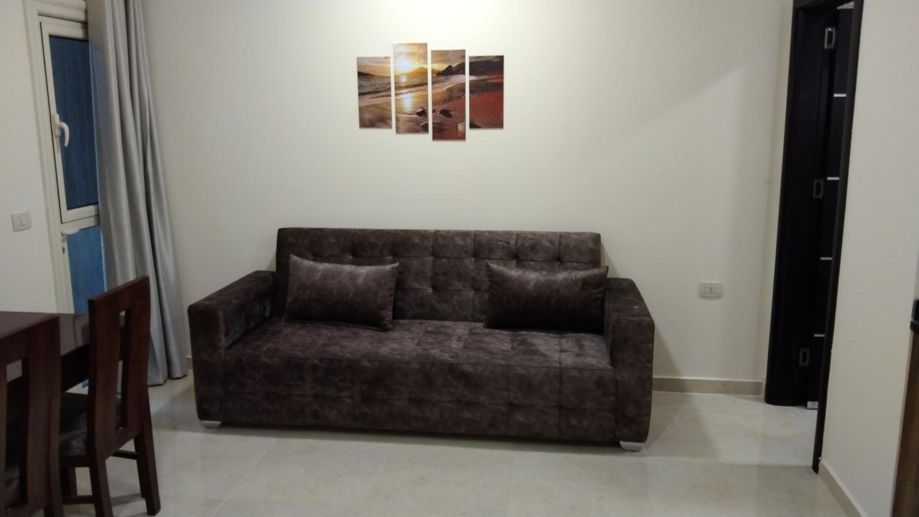 One-Bedroom Apartment with Balcony