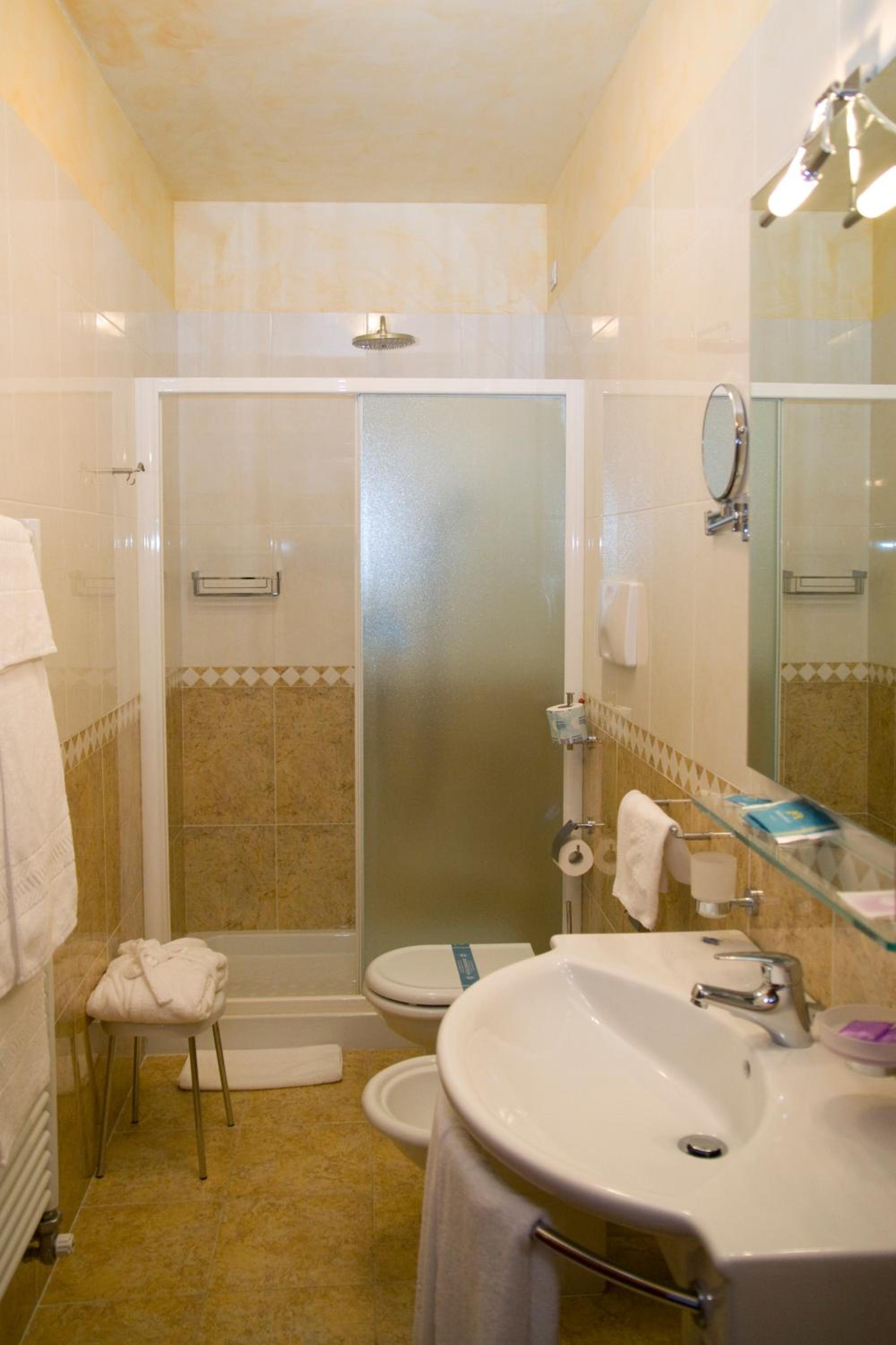 Superior Twin Room - Photo 2