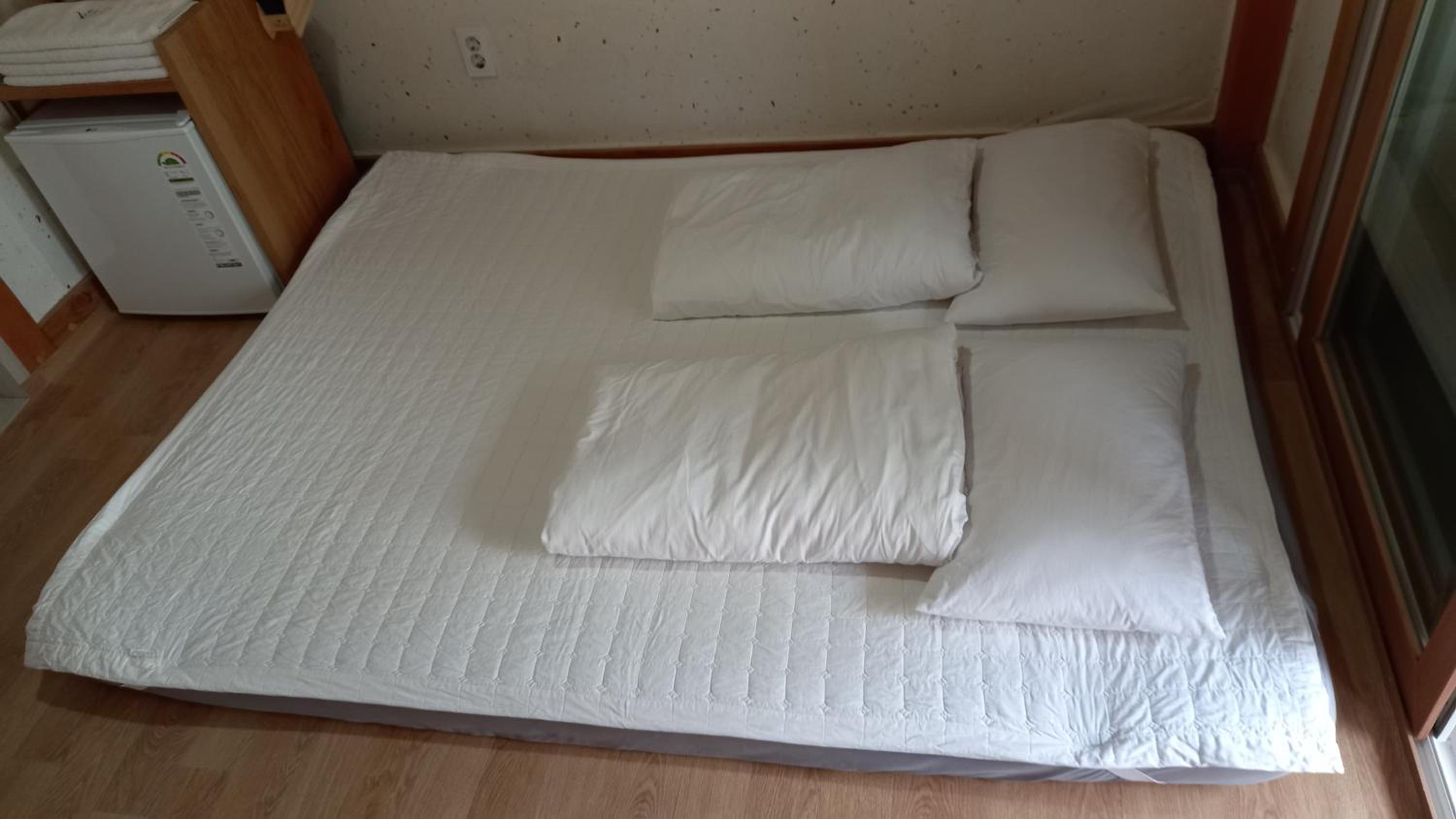 Double Room with Private Bathroom - Photo 8